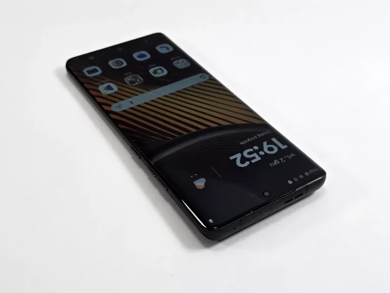 smartfon-motorola-edge-50-ultra-16-gb-1-tb-5g-szary-przekatna-ekranu-670