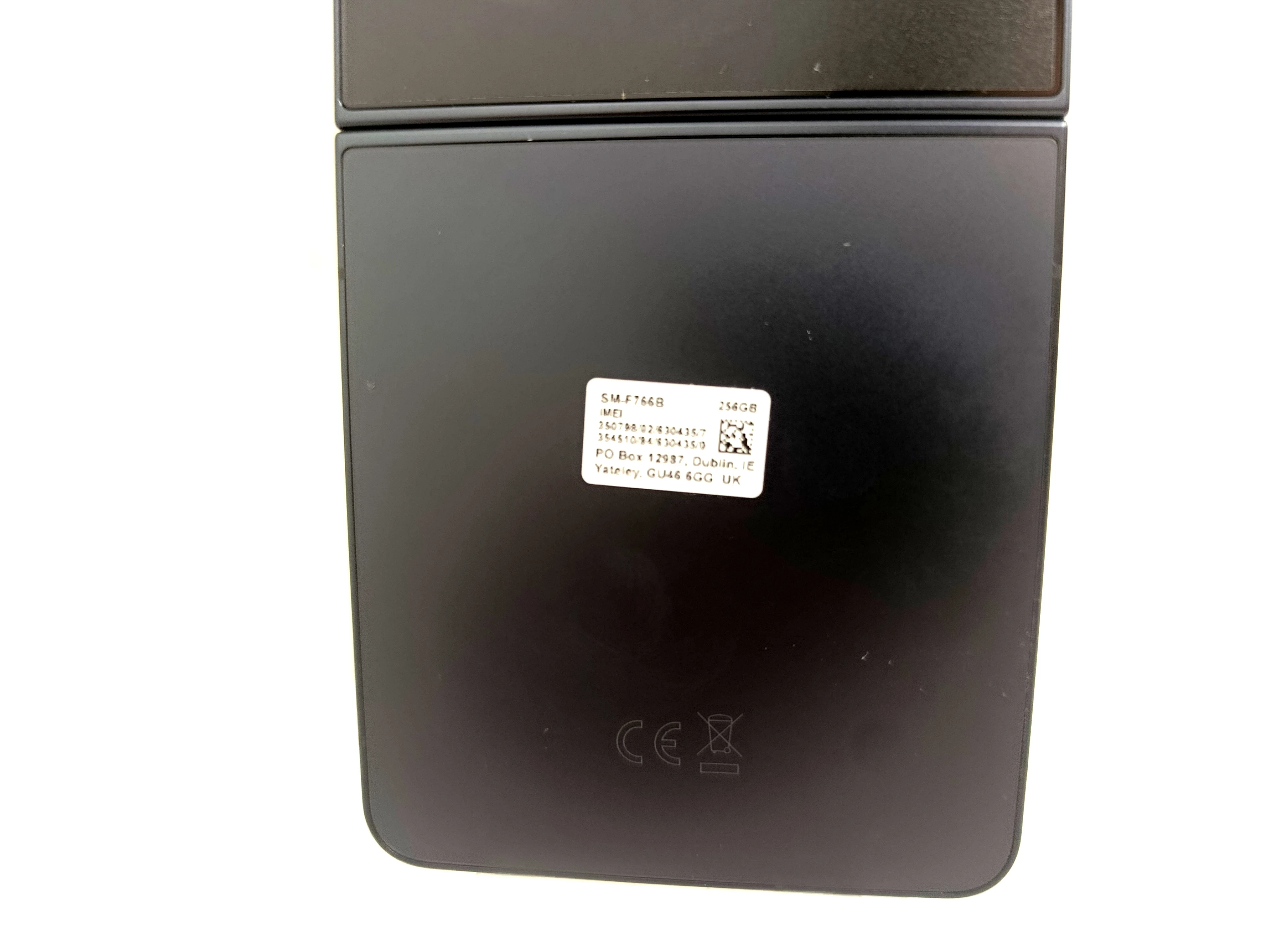 telefon-samsung-galaxy-z-flip7-12256gb-przekatna-ekranu-670