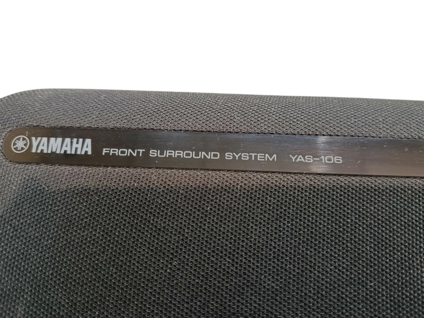 soundbar-yamaha-yas-106-pilot-sklad-zestawu-229669-1