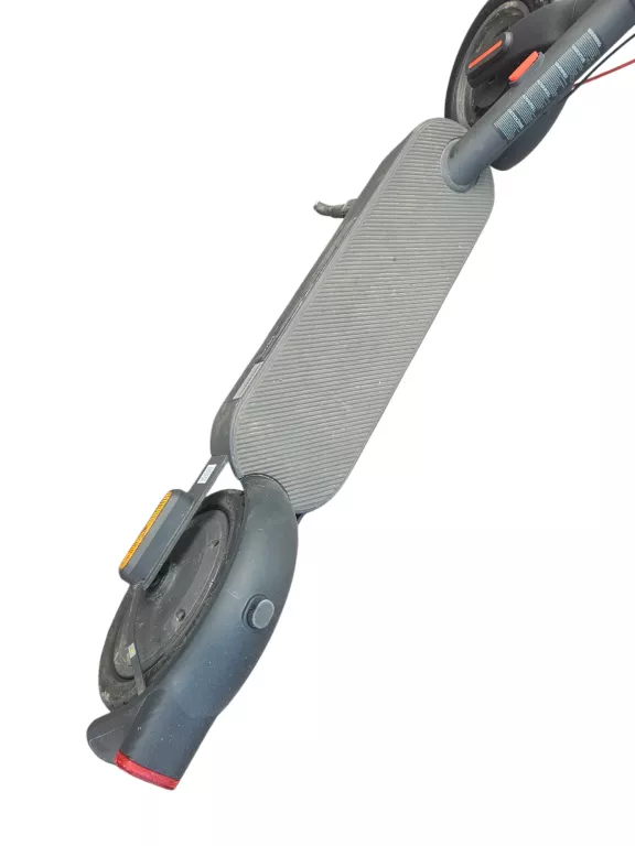 hulajnoga-elektryczna-xiaomi-mi-scooter-4-pro-2-gen-lad-stan-11323-2