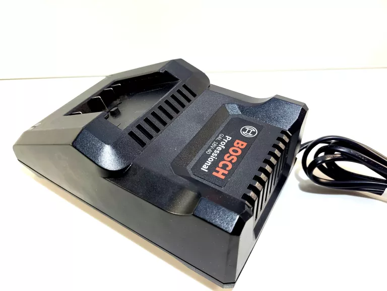 ladowarka-sieciowa-bosch-gal-18v-40-eu-stan-11323-2