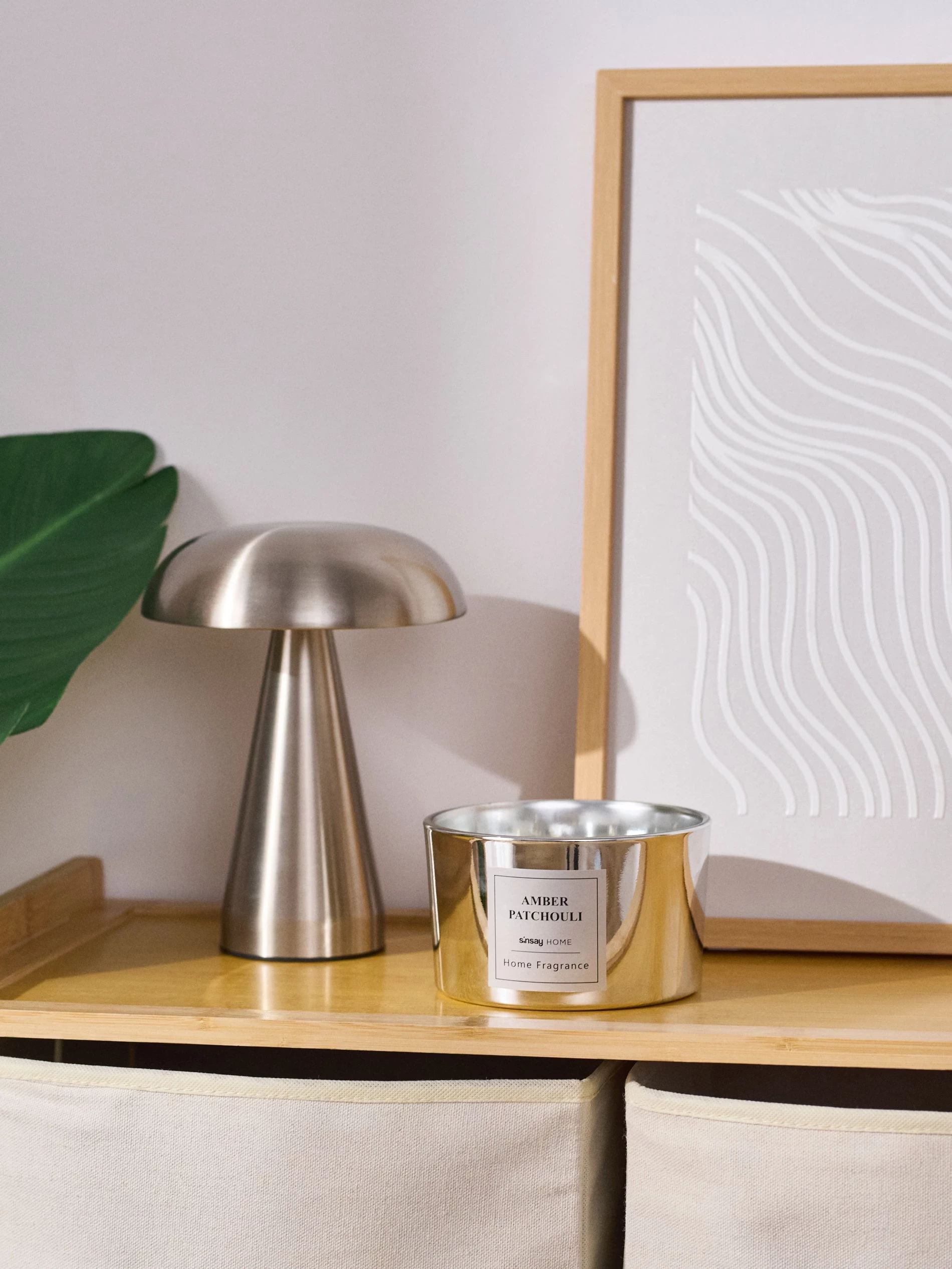 swieczka-z-trzema-knotami-amber-patchouli-stan-11323-1