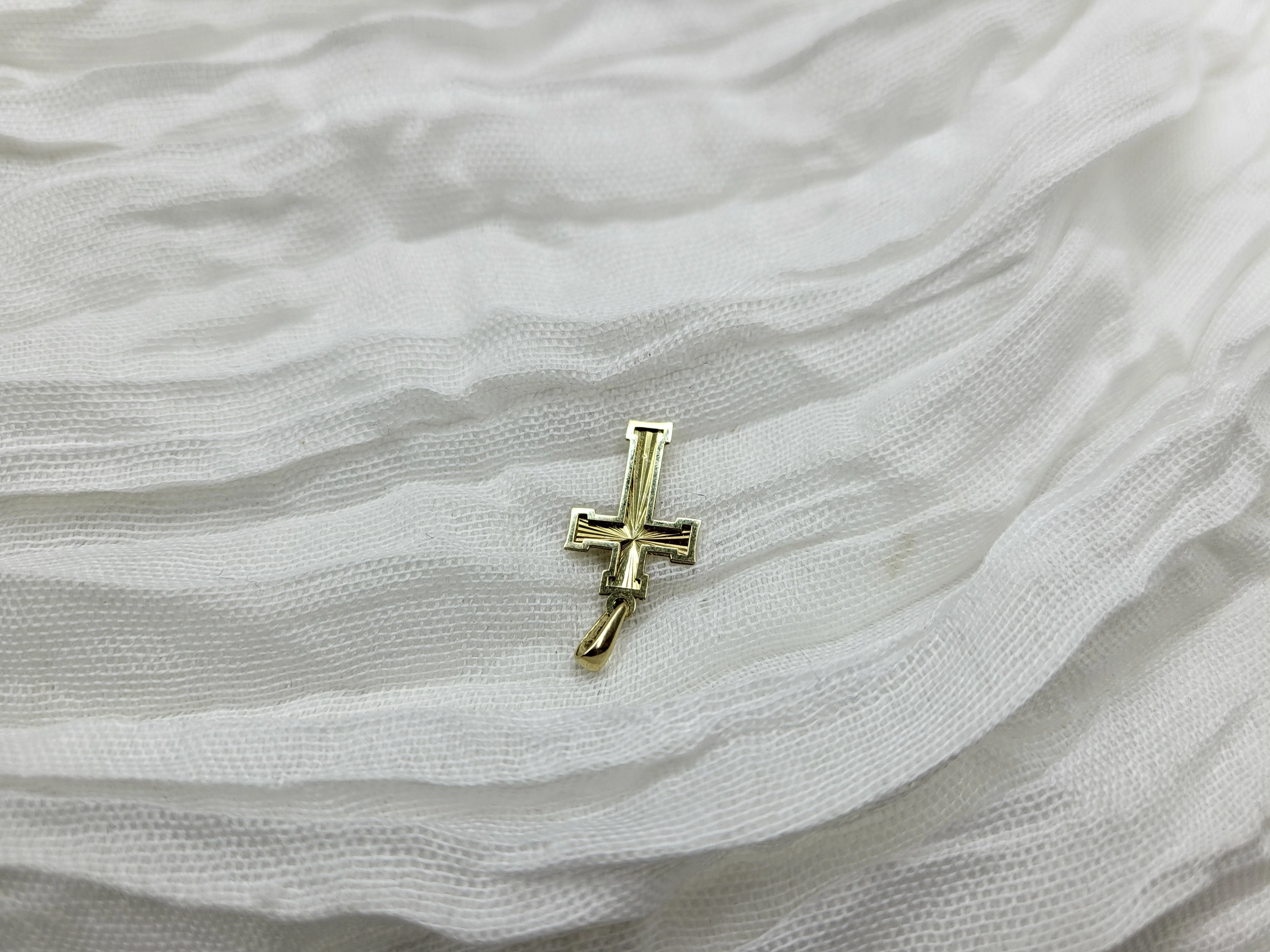 zloty-wisiorek-krzyzyk-pr585-047g-material-15835-2