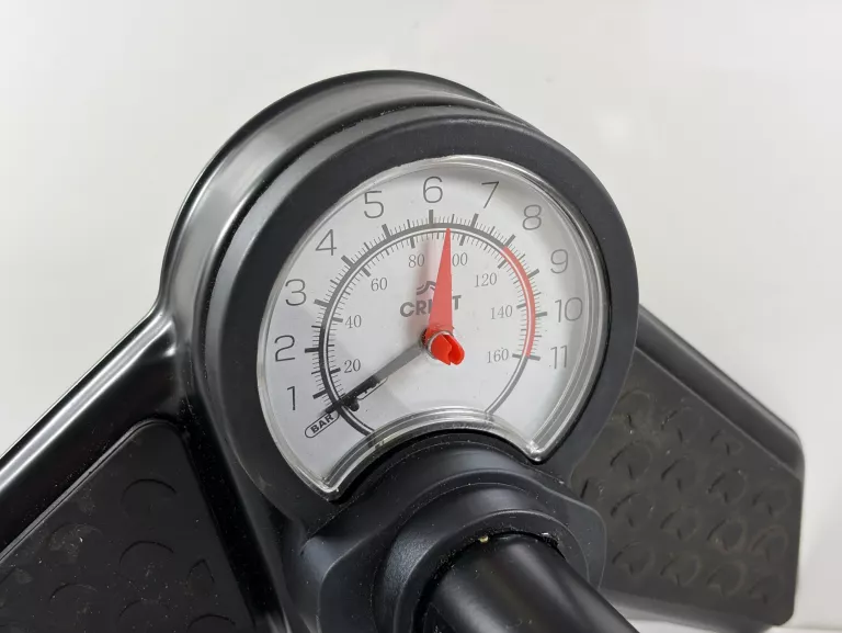 rowerowa-pompka-podlogowa-z-manometrem-ean-gtin-5904121953175