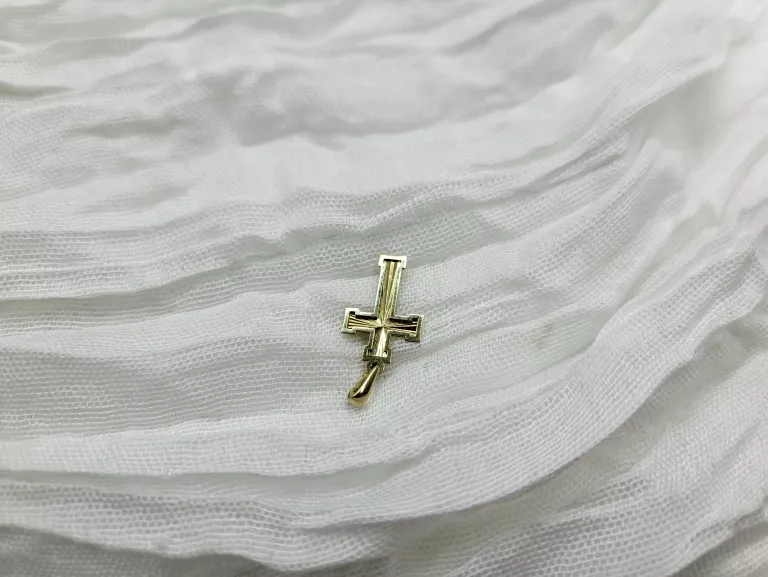 zloty-wisiorek-krzyzyk-pr585-047g-material-15835-2