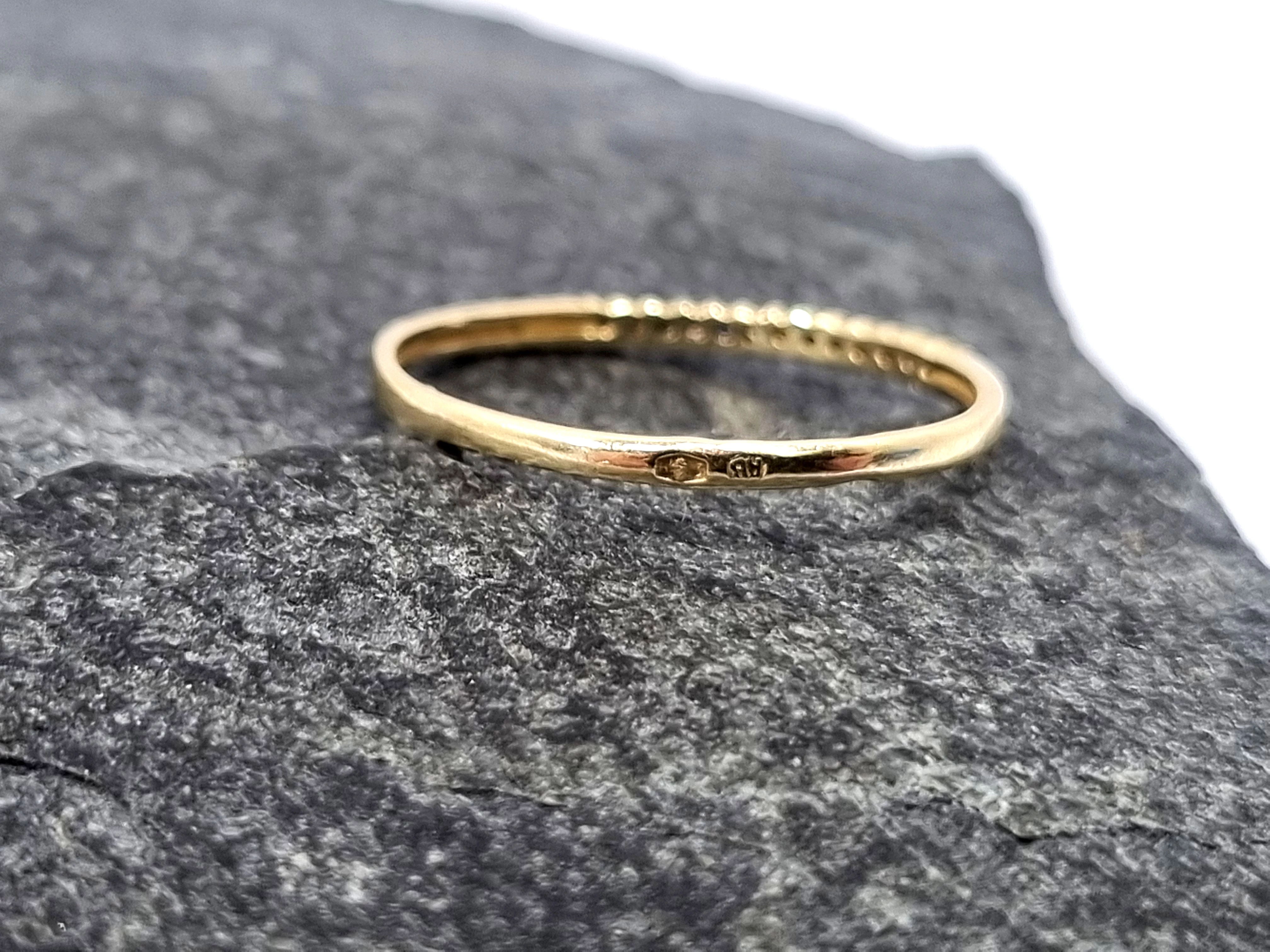 zloty-pierscionek-z-kolorowymi-cyrkoniami-585-w107-r22-rodzaj-2205-2