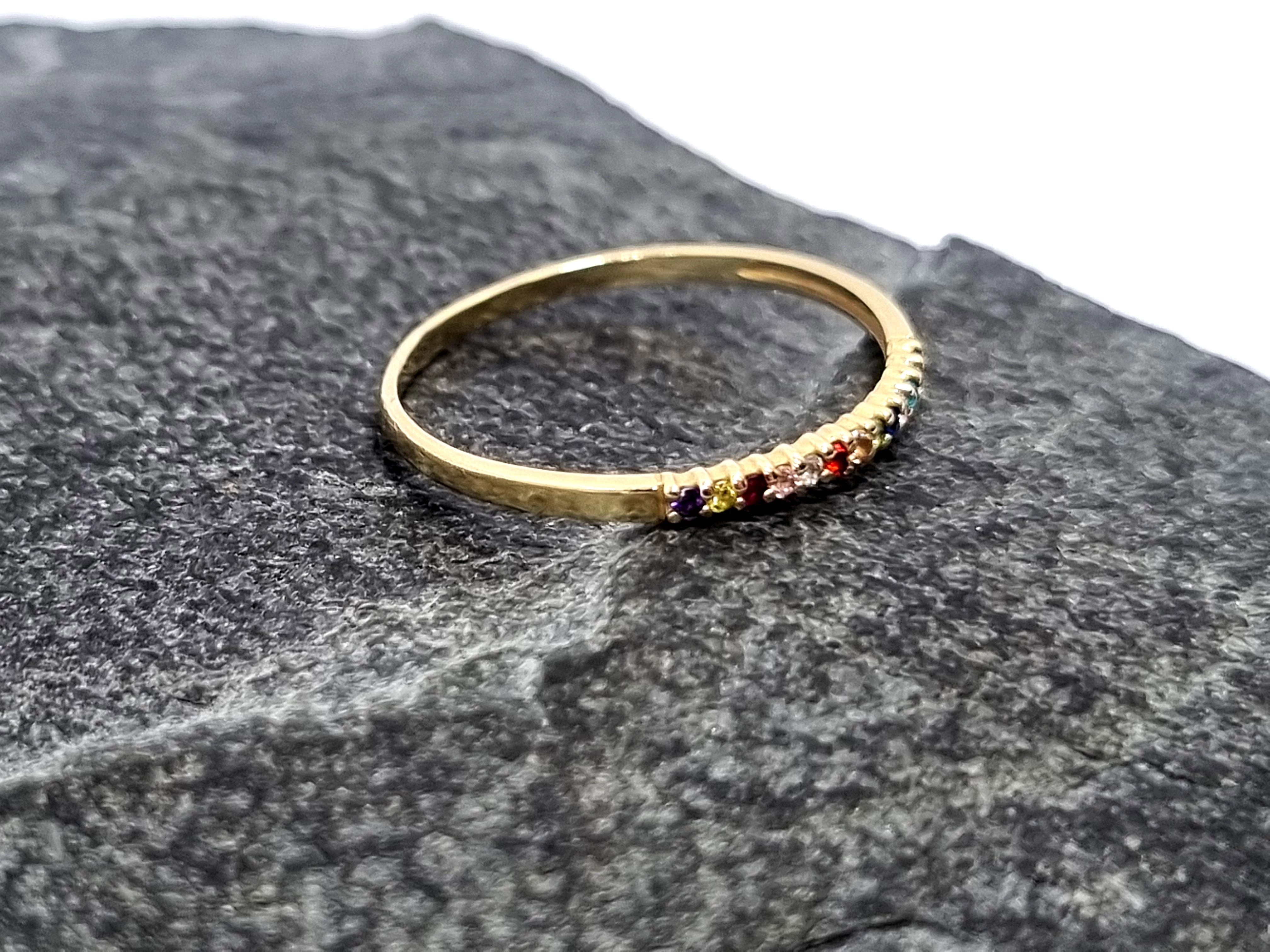 zloty-pierscionek-z-kolorowymi-cyrkoniami-585-w107-r22-stan-11323-2