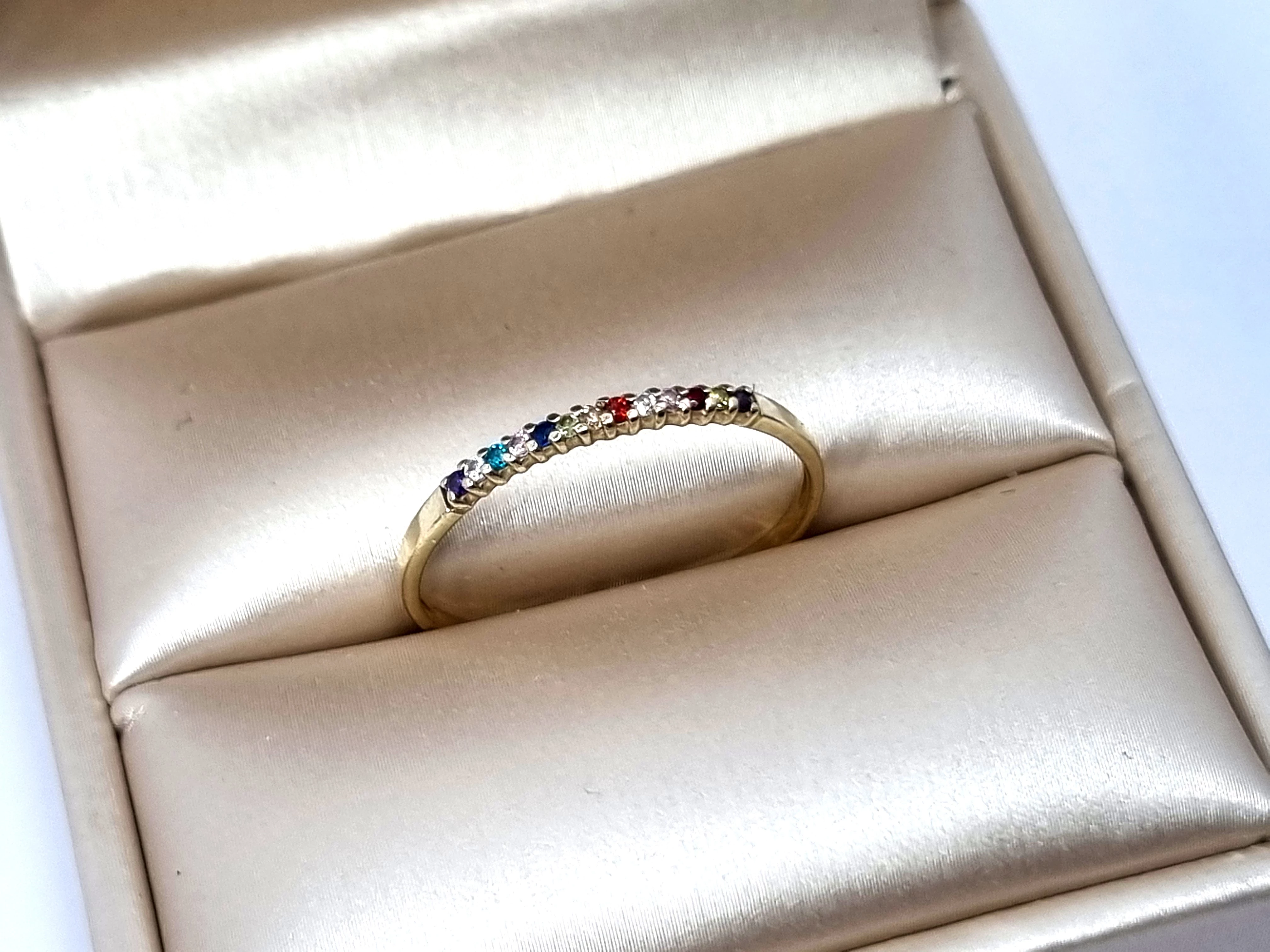 zloty-pierscionek-z-kolorowymi-cyrkoniami-585-w107-r22-waga-107