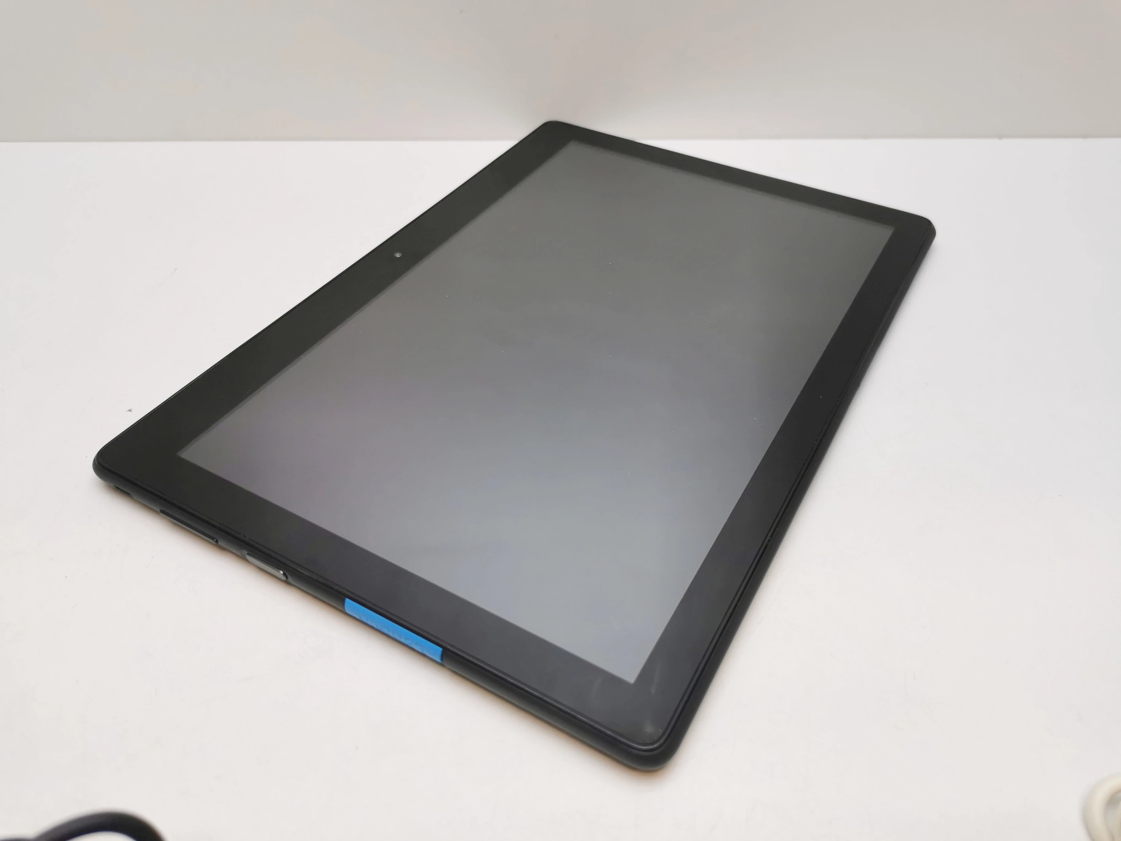 tablet-lenovo-tab-e10-x104f-101-2-gb-16-gb-czarny-system-operacyjny-16332-1