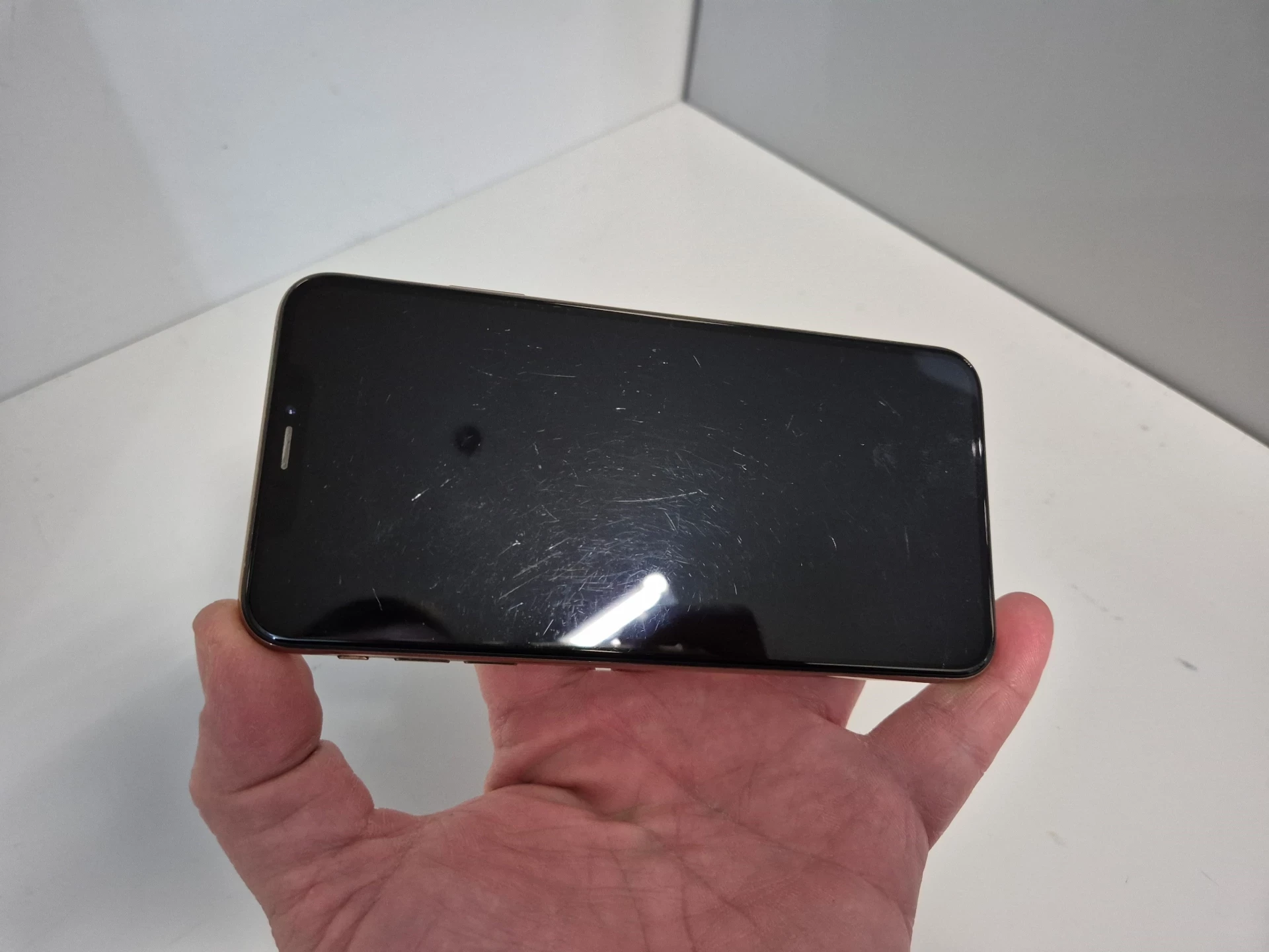 apple-iphone-xs-max-64gb-76-zloty-kod-producenta-mt522pma