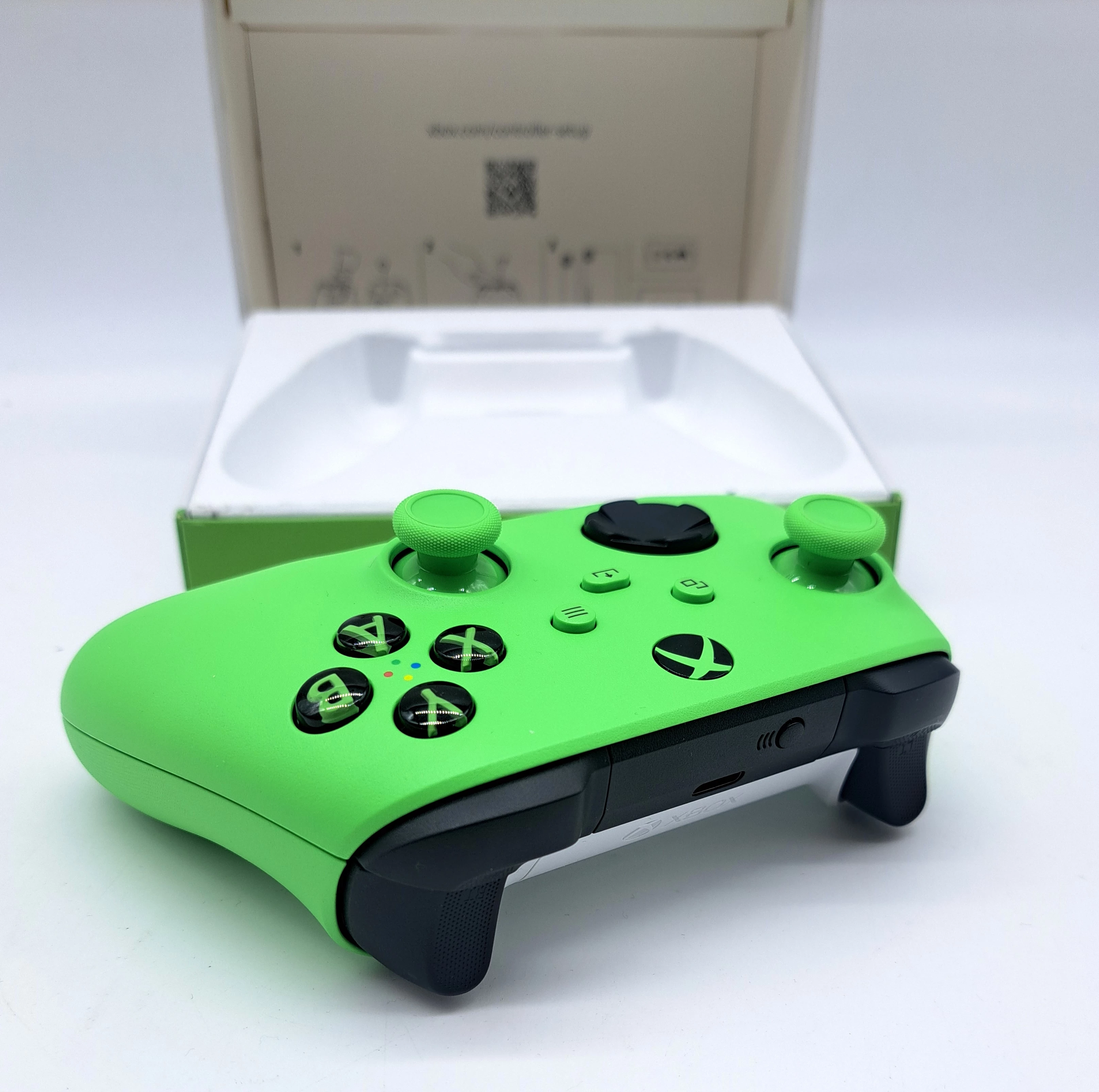 pad-do-xbox-one-velocity-green-pudelko-kod-producenta-qau-00091