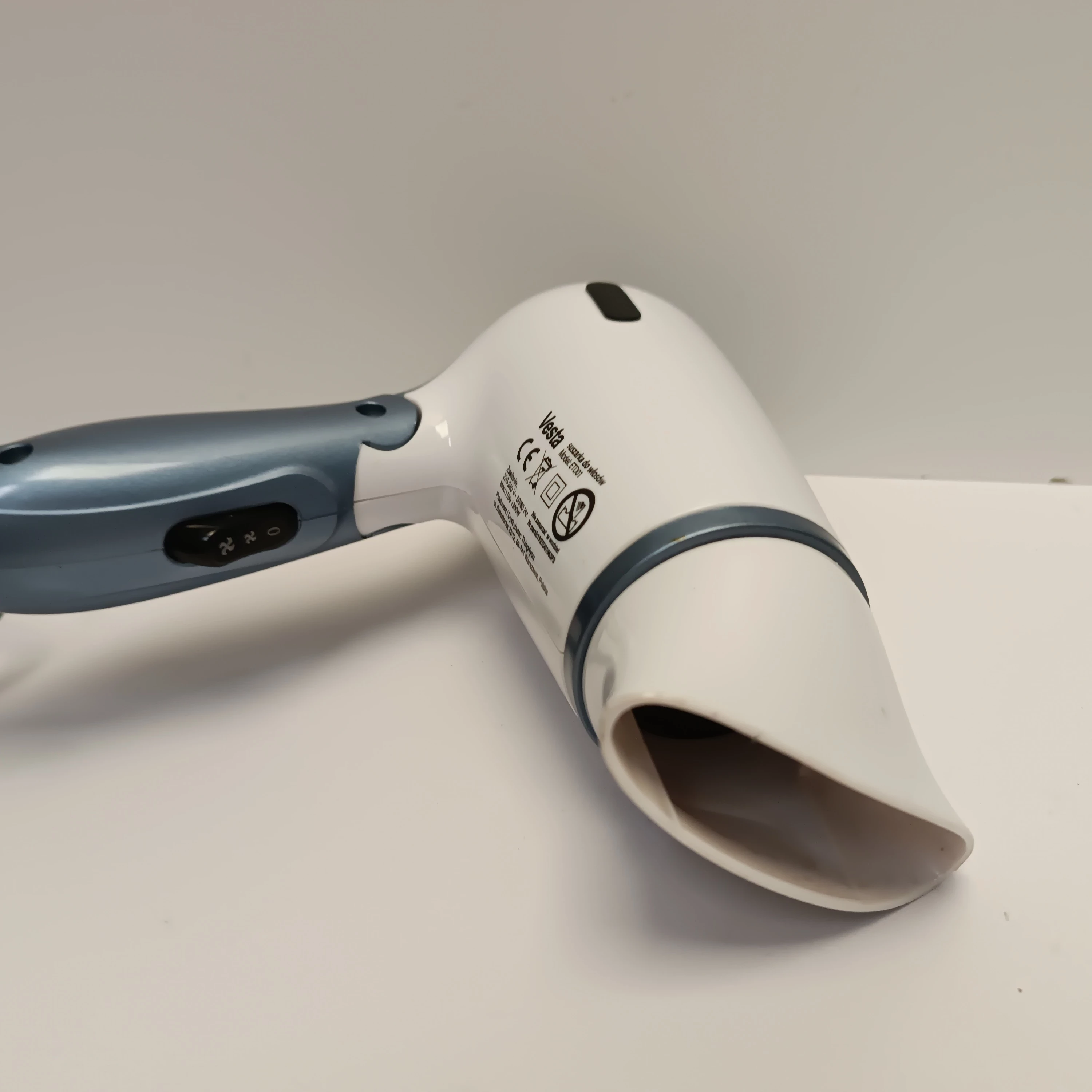 suszarka-turystyczna-vesta-etd01-liczba-predkosci-nadmuchu-1