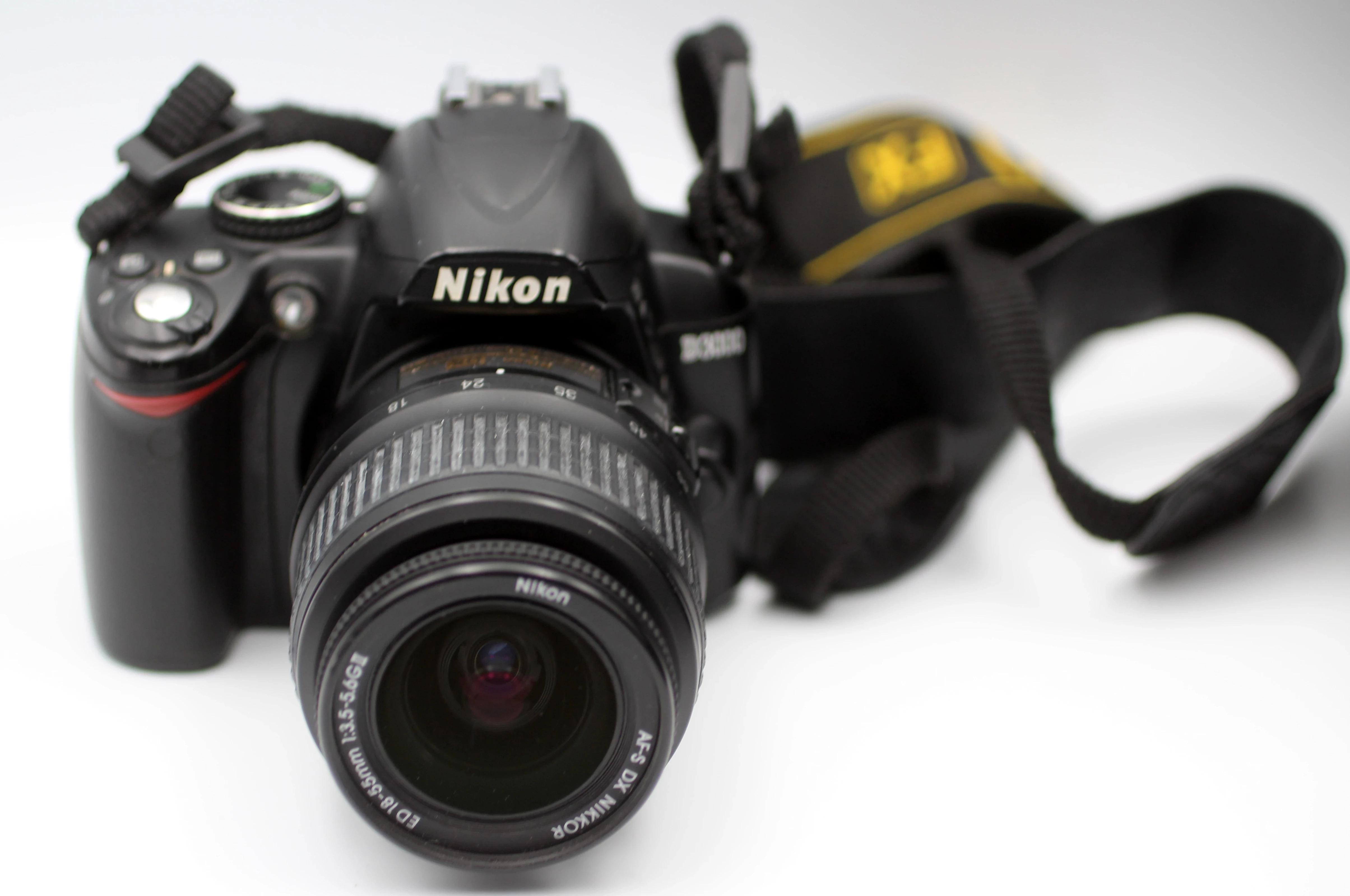 aparat-nikon-d300-z-obiektywem-lad-pokrowiec-ean-gtin-018208913398