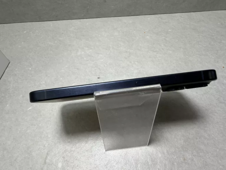 telefon-iphone-15-pro-88-128gb-pudelko-pojemnosc-akumulatora-3650