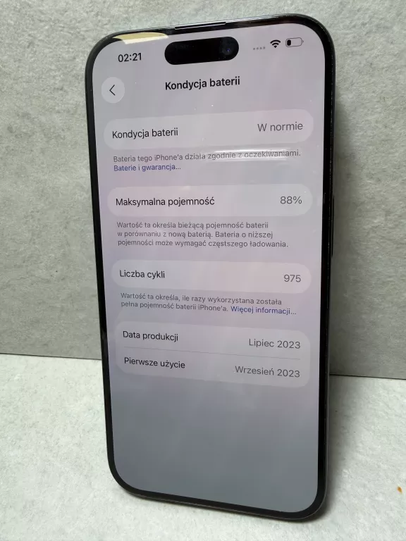 telefon-iphone-15-pro-88-128gb-pudelko-przekatna-ekranu-610