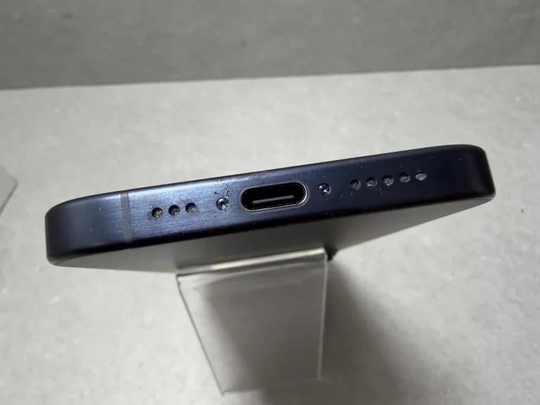 telefon-iphone-15-pro-88-128gb-pudelko-system-operacyjny-4388-7