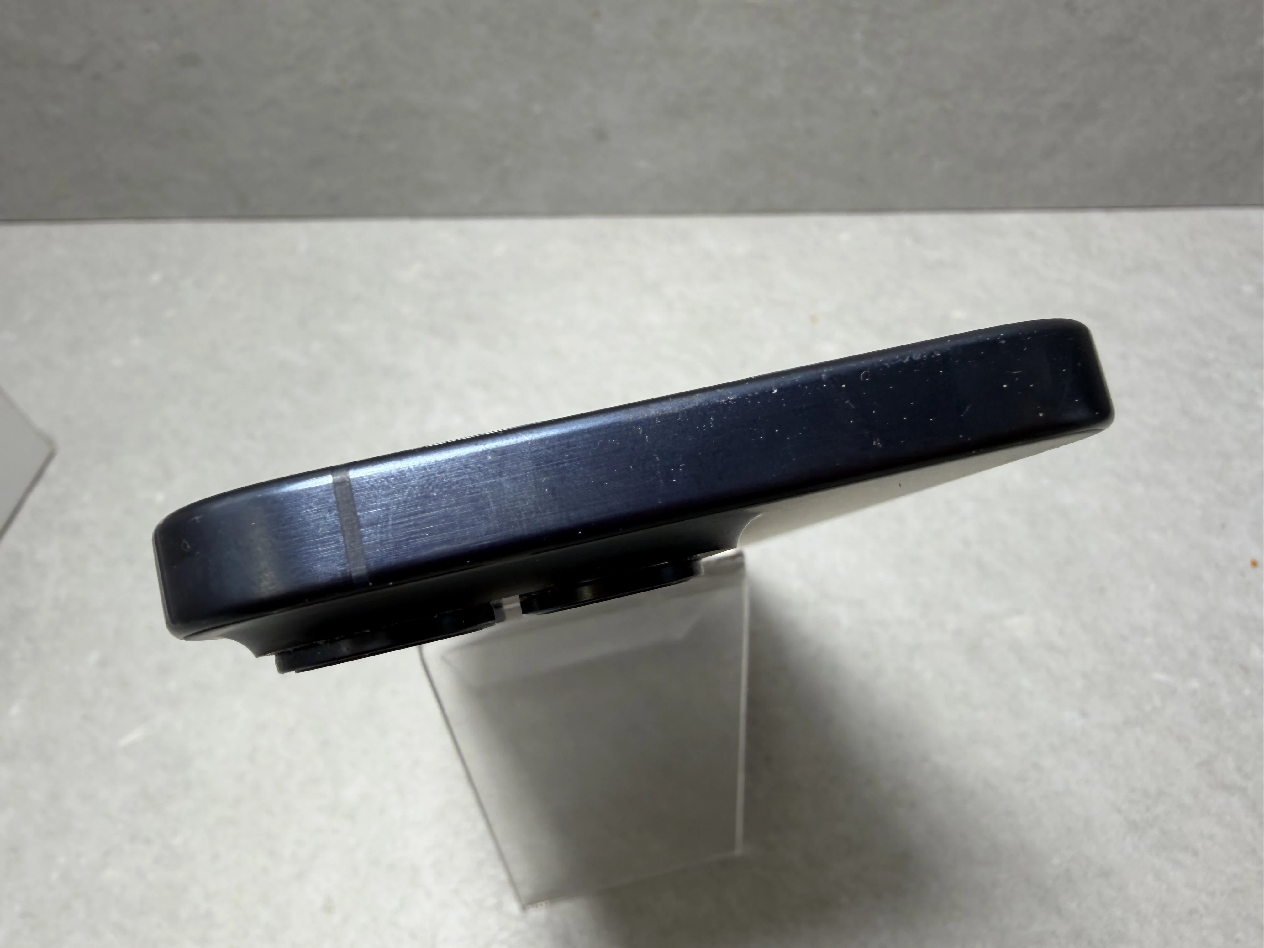 telefon-iphone-15-pro-88-128gb-pudelko-wbudowana-pamiec-202869-214189