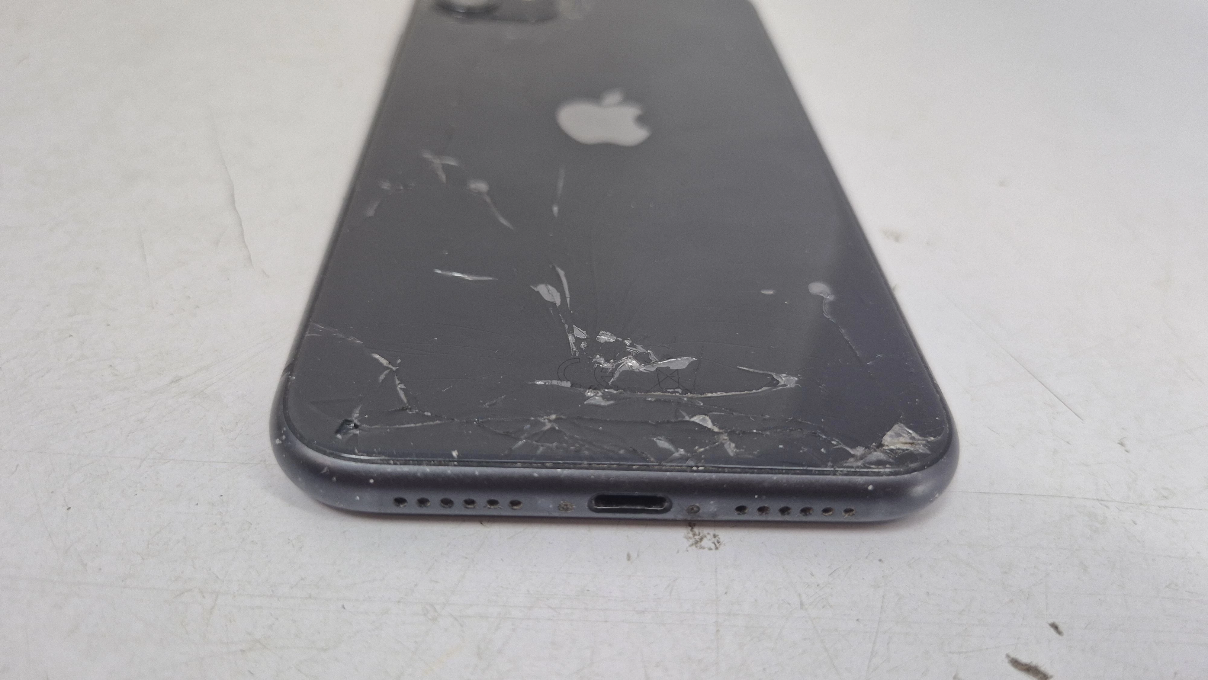 telefon-iphone-11-73-kondycja-baterii-system-operacyjny-4388-7