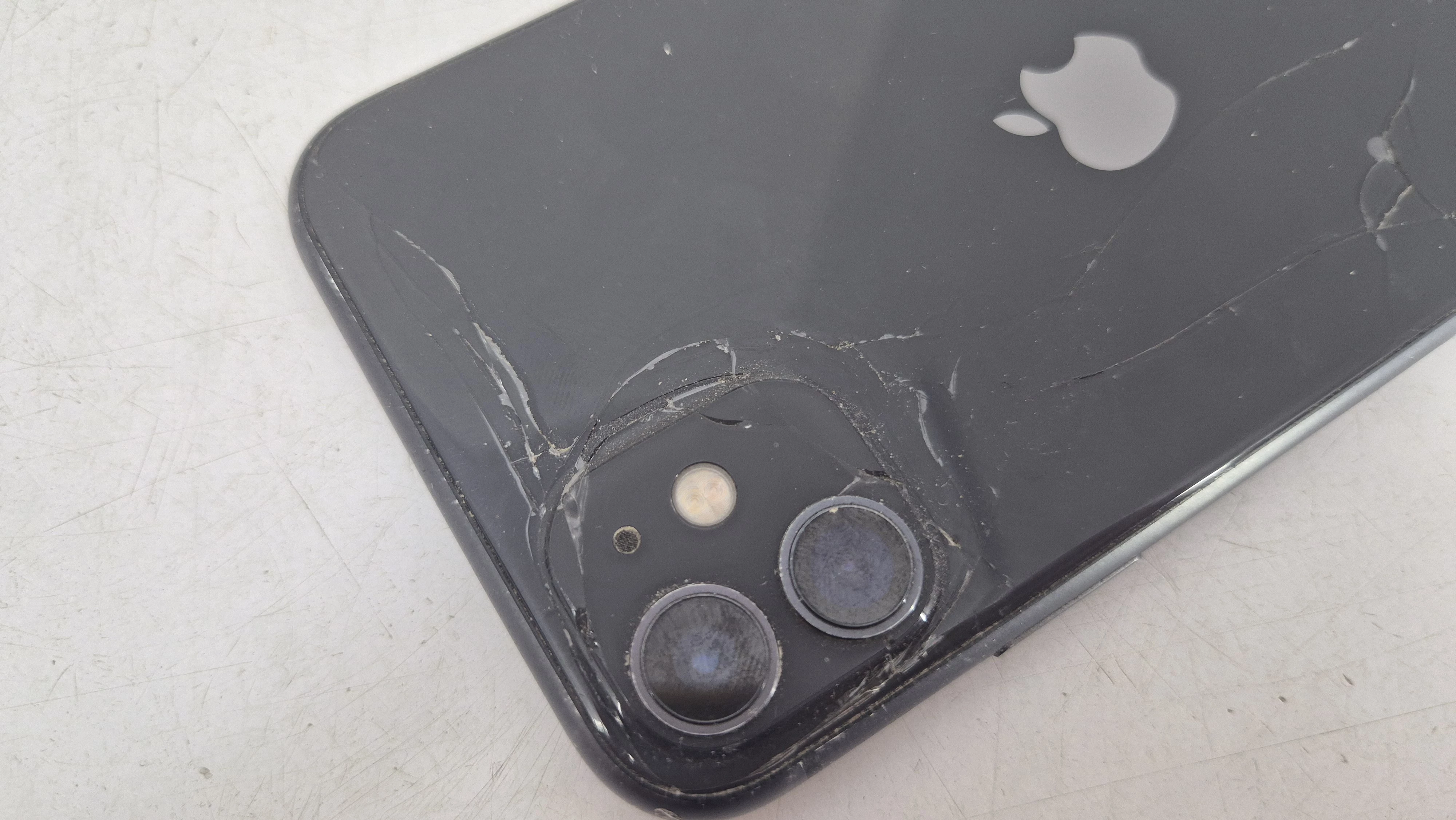 telefon-iphone-11-73-kondycja-baterii-transmisja-danych-217-512