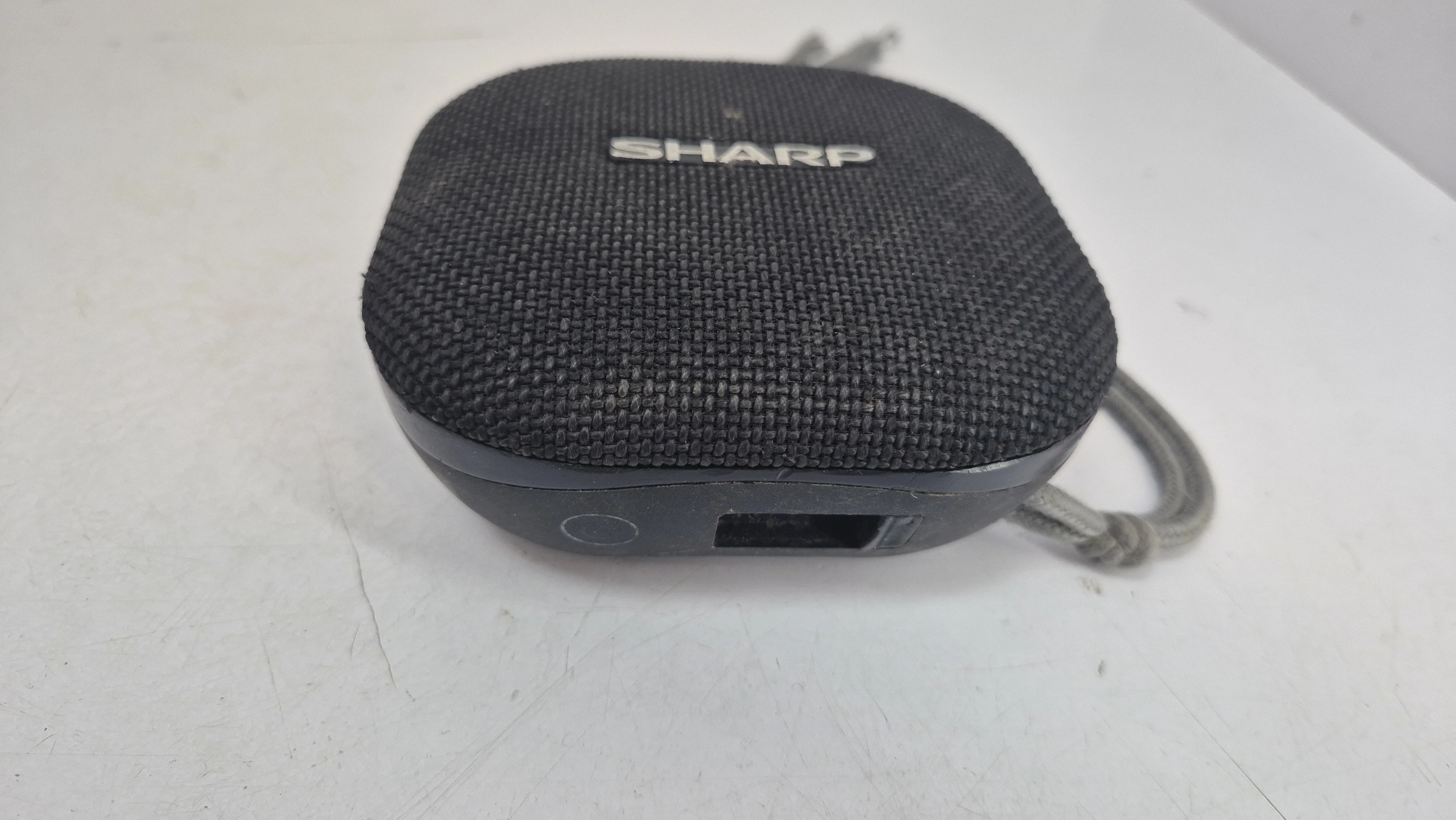 glosnik-przenosny-sharp-gx-bt60-kod-producenta-gx-bt60bk