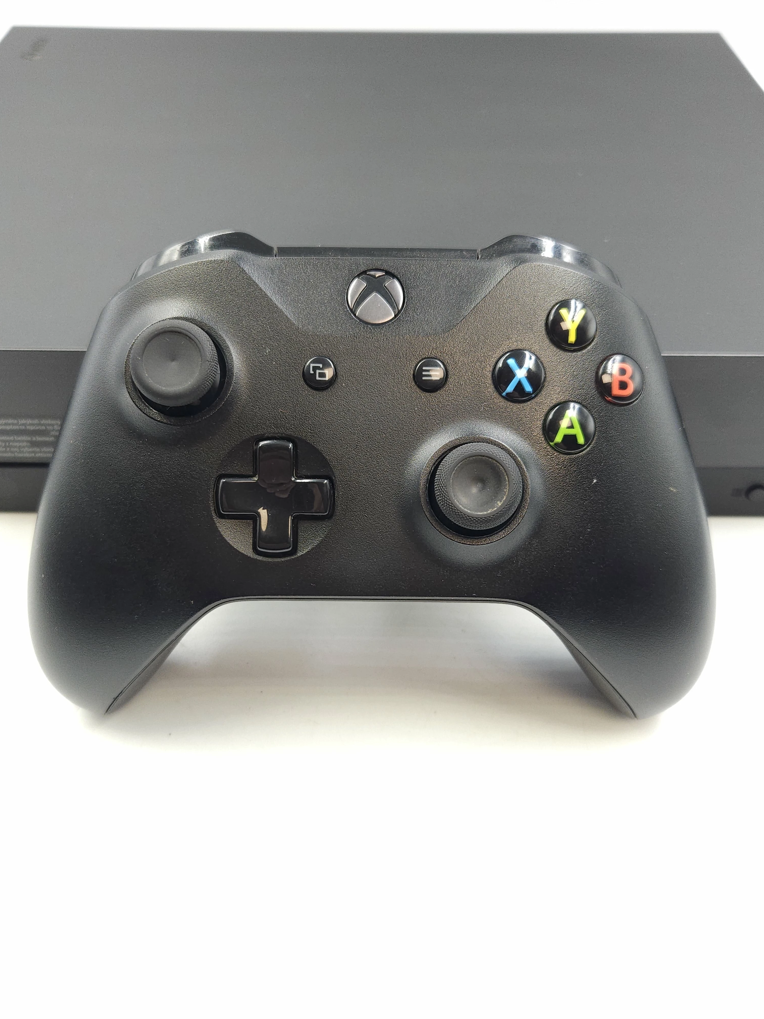 konsola-xbox-one-x-komplet-stan-11323-2