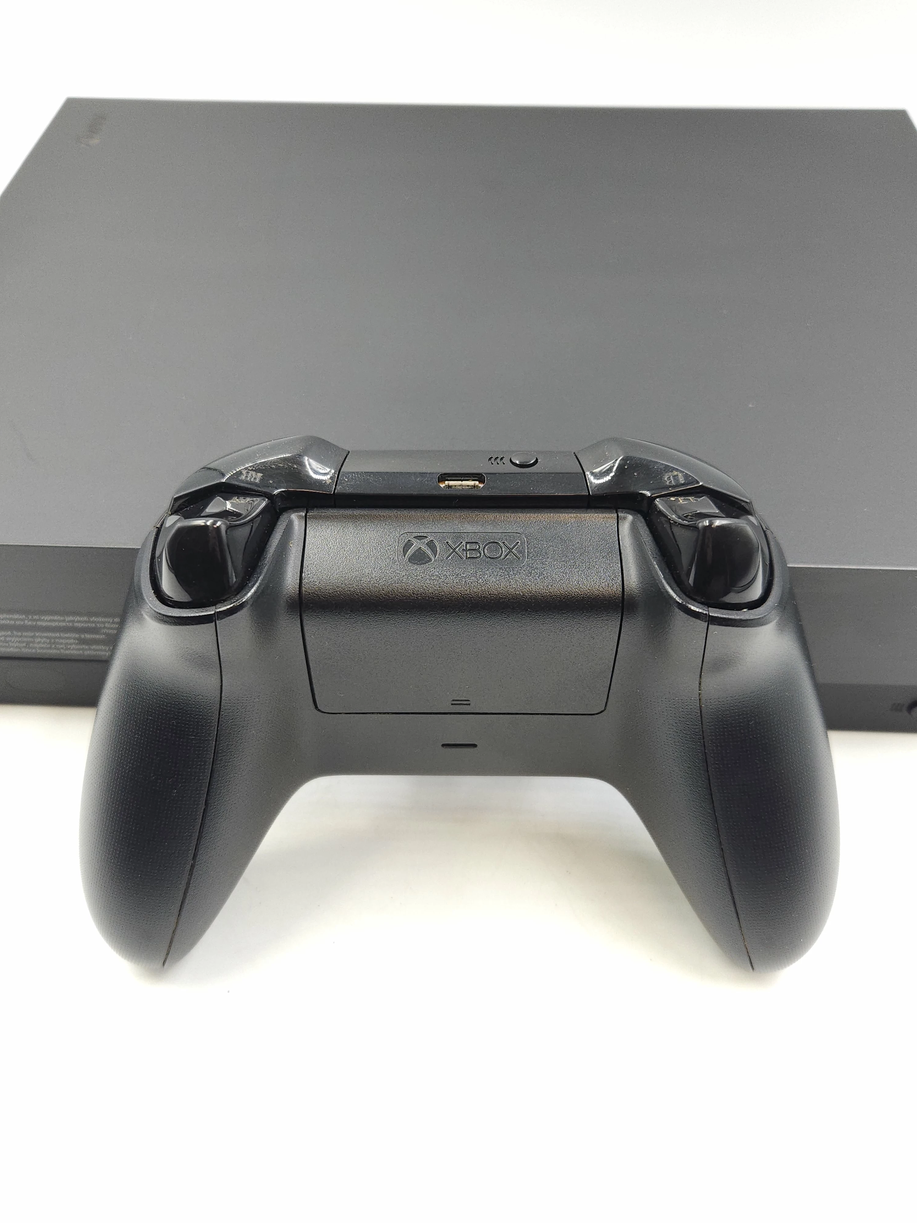 konsola-xbox-one-x-komplet-wersja-konsoli-130591-225650