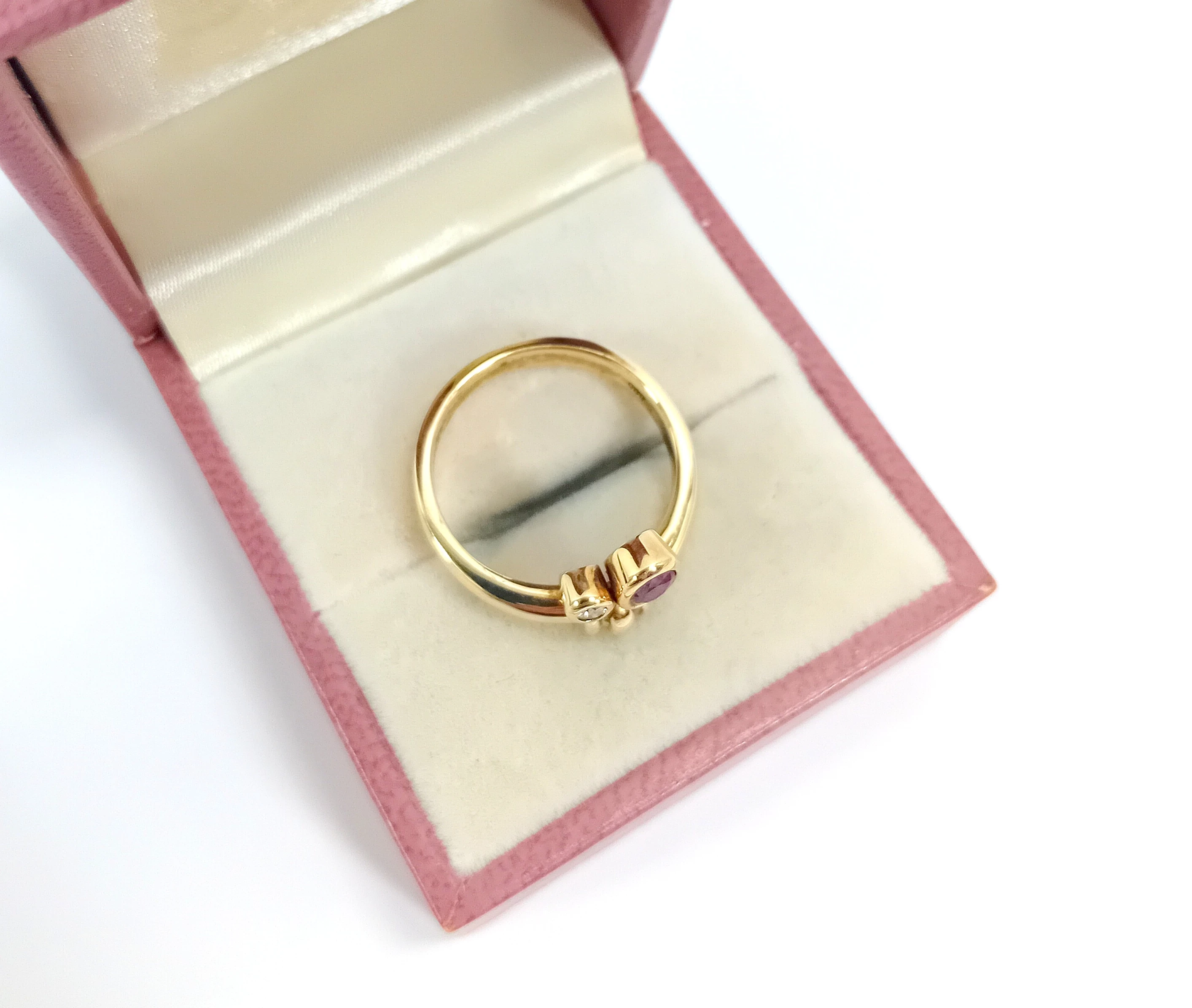 wyjatkowy-zloty-pierscionek-z-rubinem-i-diamentem-pr-585-rozmiar-15-tysiaclecia-2a-nowe-miasto-lubawskie