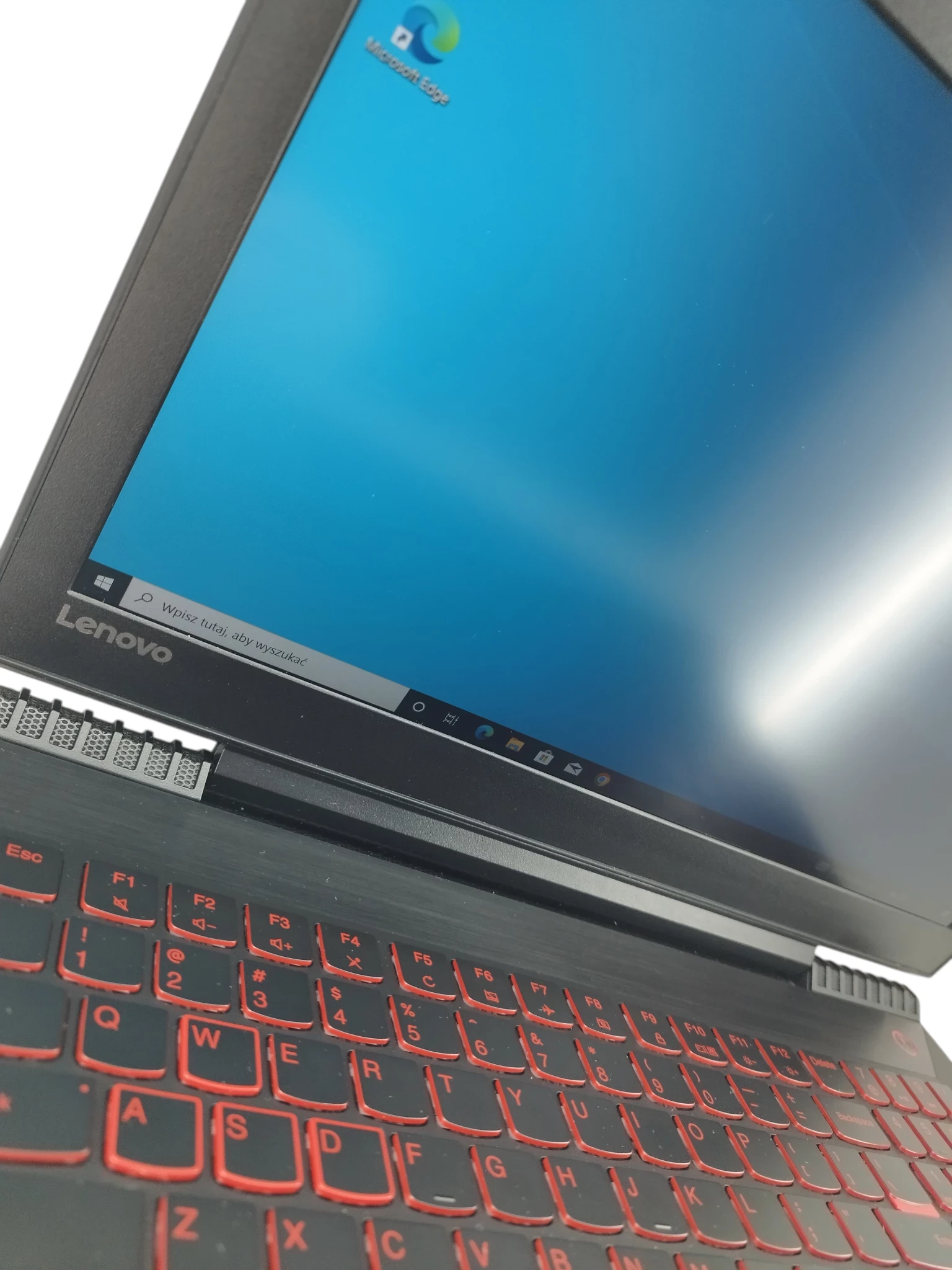 laptop-lenovo-y520-15ikbn-i5-7300hq-16gb-1000gb-przekatna-ekranu-156