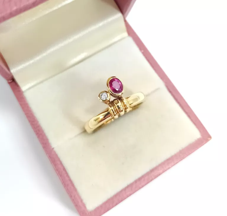 wyjatkowy-zloty-pierscionek-z-rubinem-i-diamentem-pr-585-rozmiar-15-stan-11323-253806