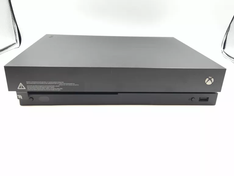 konsola-xbox-one-x-komplet-liczba-kontrolerow-w-zestawie-205994-225550