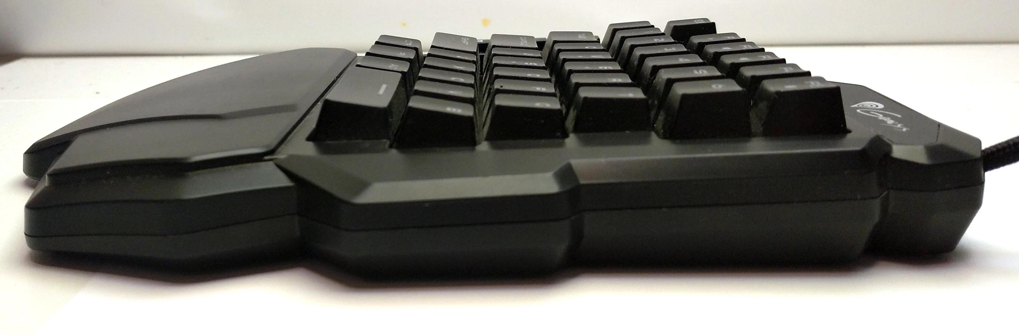 keypad-mechaniczny-thor100-rgb-model-thor-100