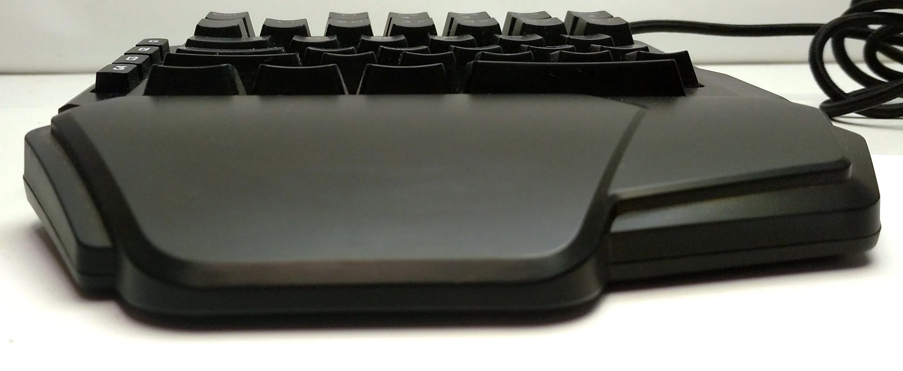 keypad-mechaniczny-thor100-rgb-kod-producenta-nkg-1319