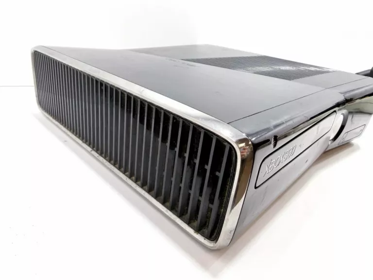 konsola-xbox-360-s-1439-250gb-pad-okablowanie-liczba-kontrolerow-w-zestawie-205994-225550