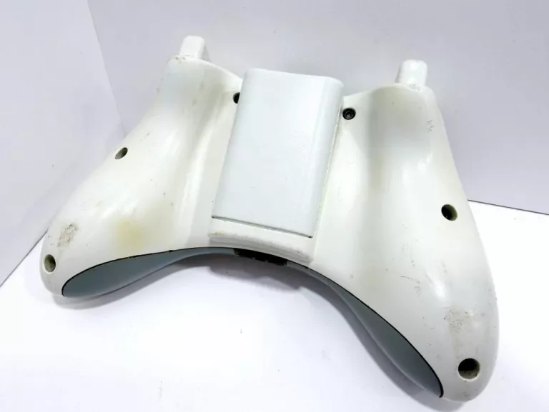 konsola-xbox-360-s-1439-250gb-pad-okablowanie-ean-gtin-0885370127195