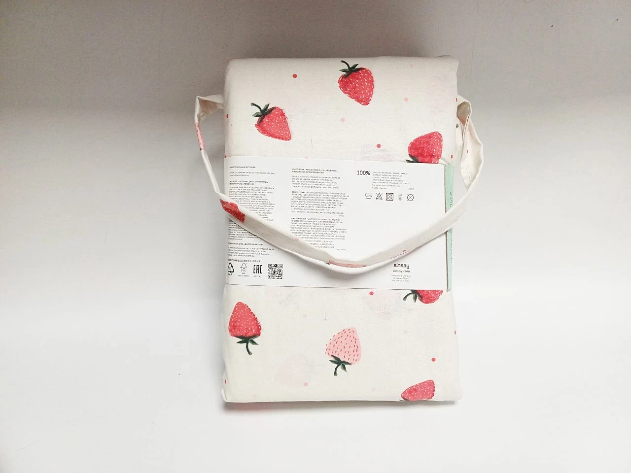 posciel-truskawki-sinsay-160x200-ean-gtin-5907868641121