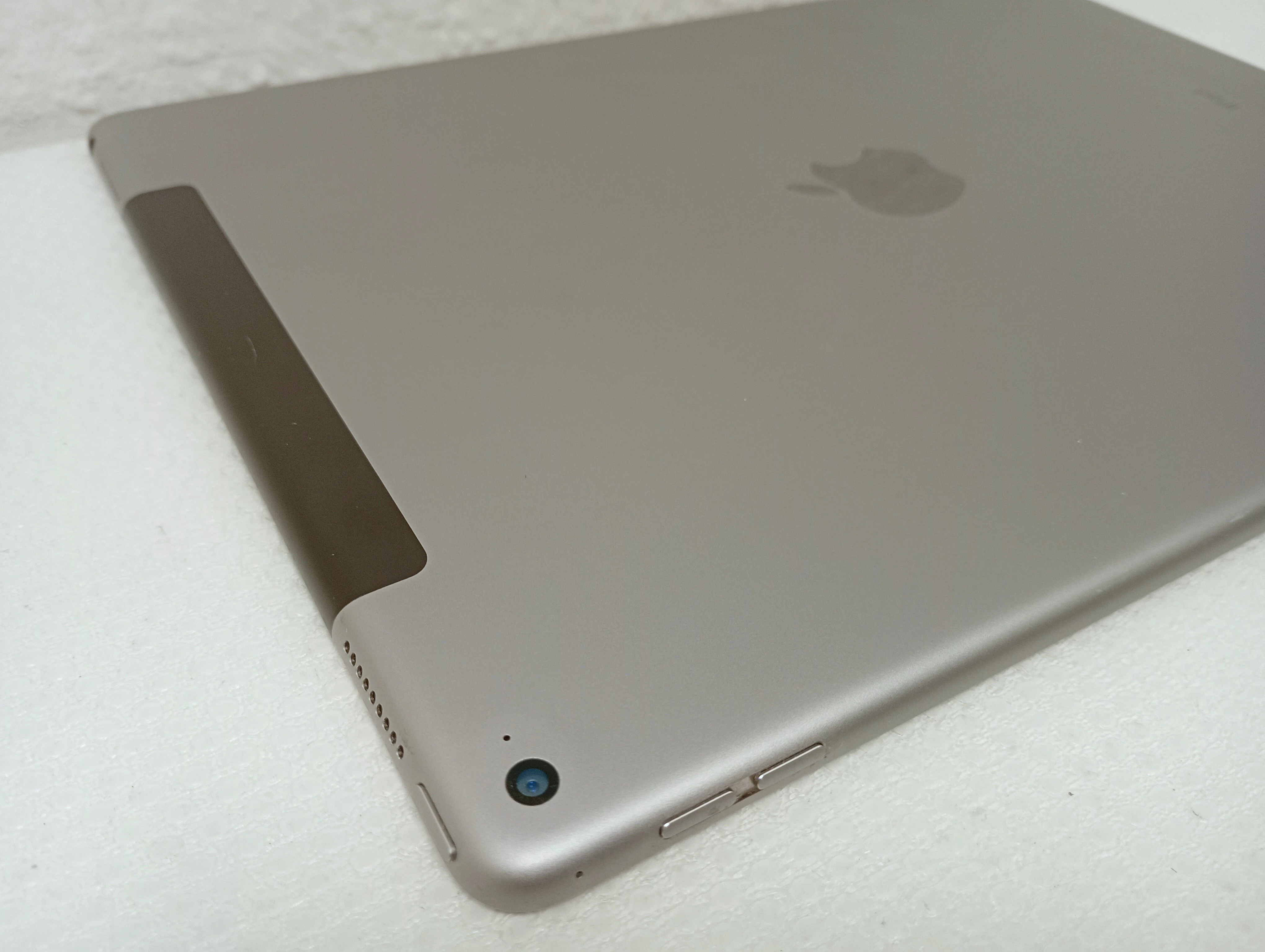 tablet-apple-ipad-pro-129-cala-1gen-a1652-128gb-wifi-cellular-etui-56-system-operacyjny-16332-4