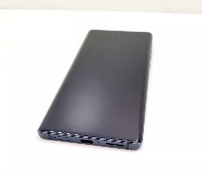 telefon-motorola-edge-30-ultra-12-gb-256-gb-5g-czarny-stan-11323-2