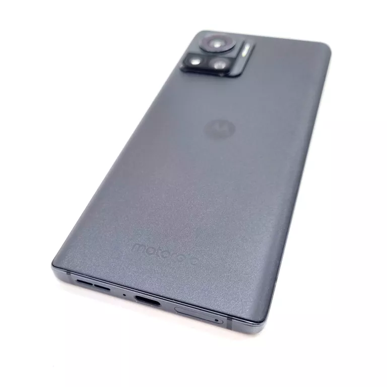 telefon-motorola-edge-30-ultra-12-gb-256-gb-5g-czarny-wbudowana-pamiec-202869-214185