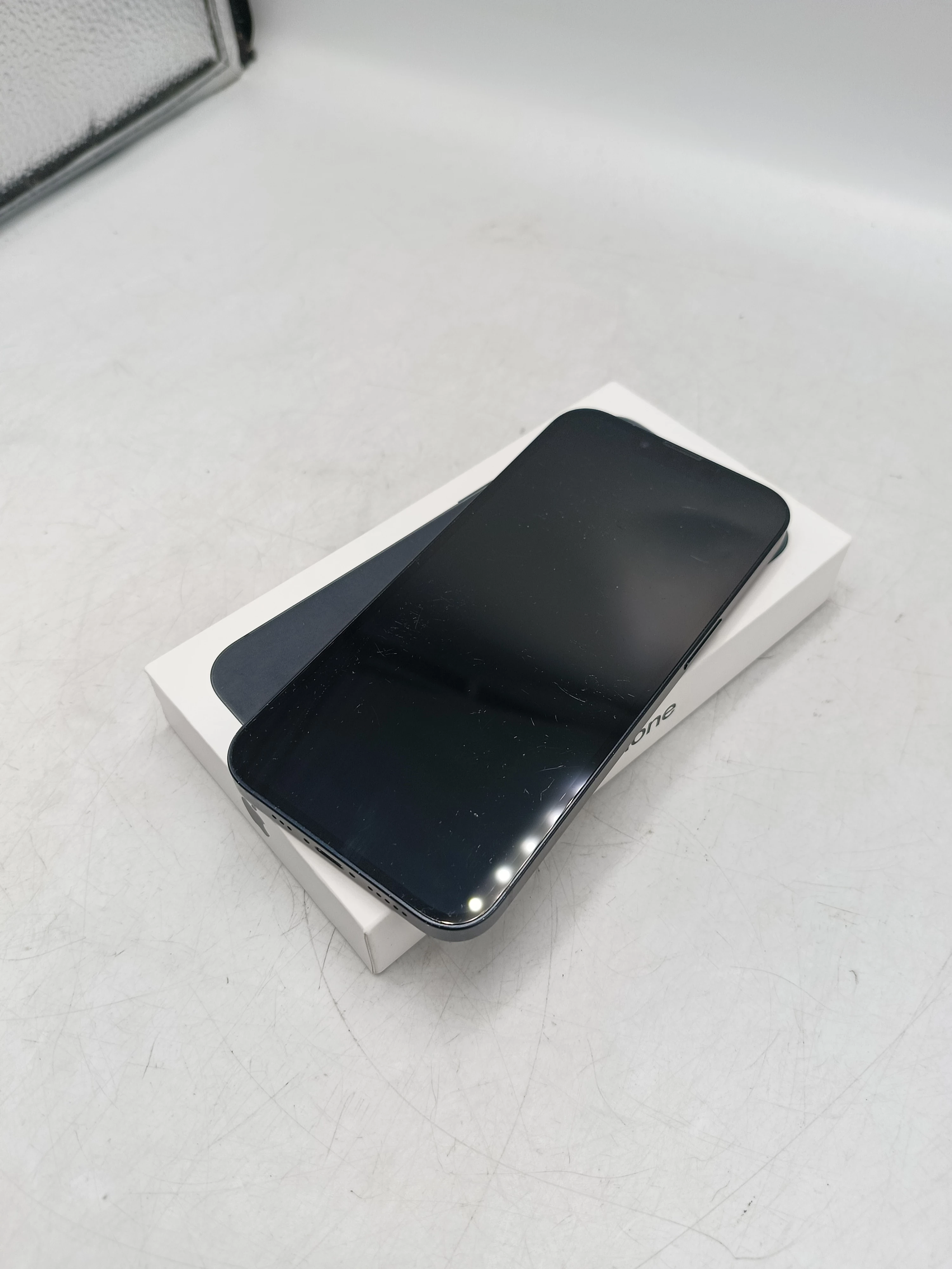 telefon-apple-iphone-13-128gb-kondycja-88-slowackiego-17-katowice