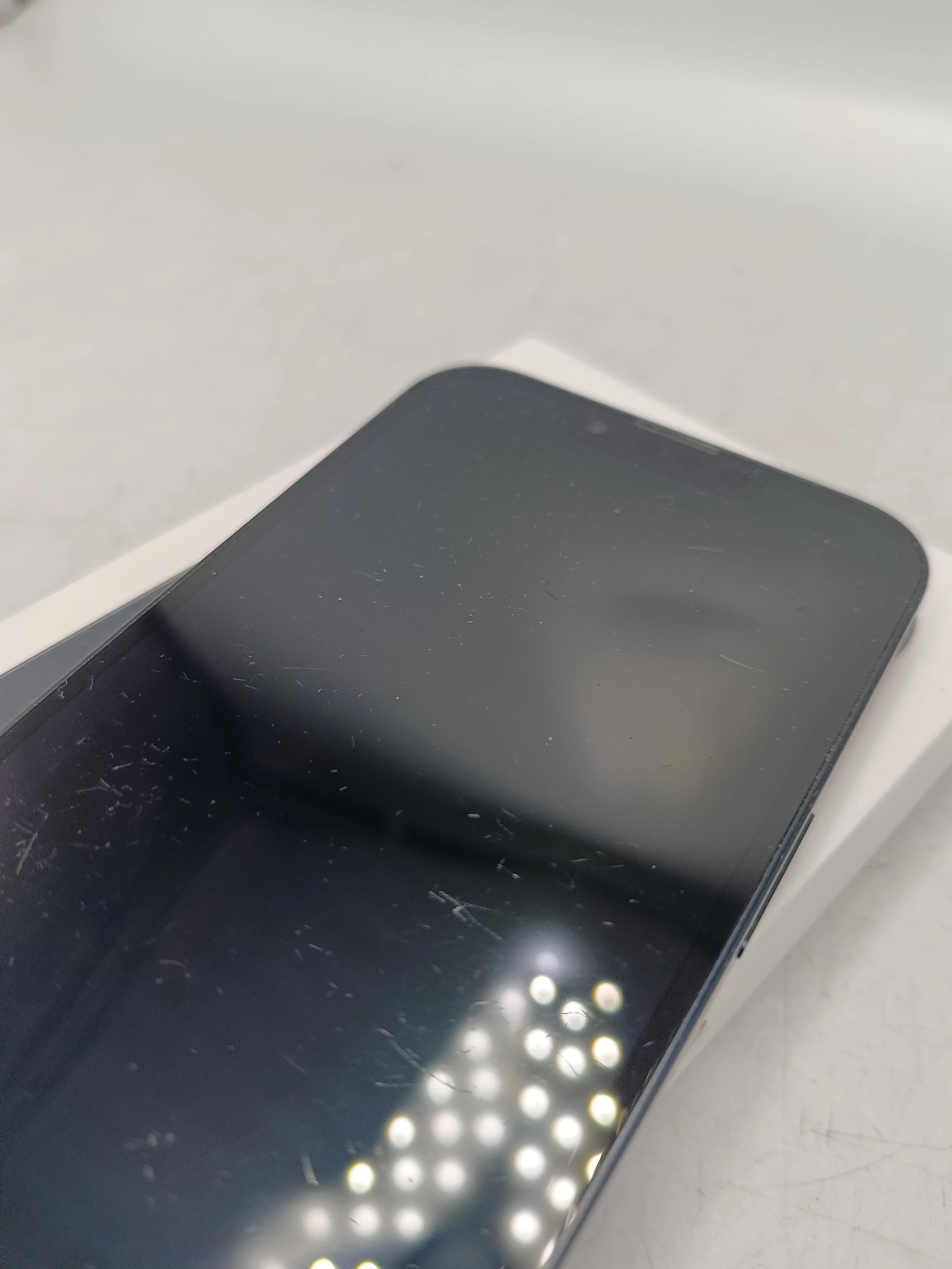 telefon-apple-iphone-13-128gb-kondycja-88-przekatna-ekranu-610