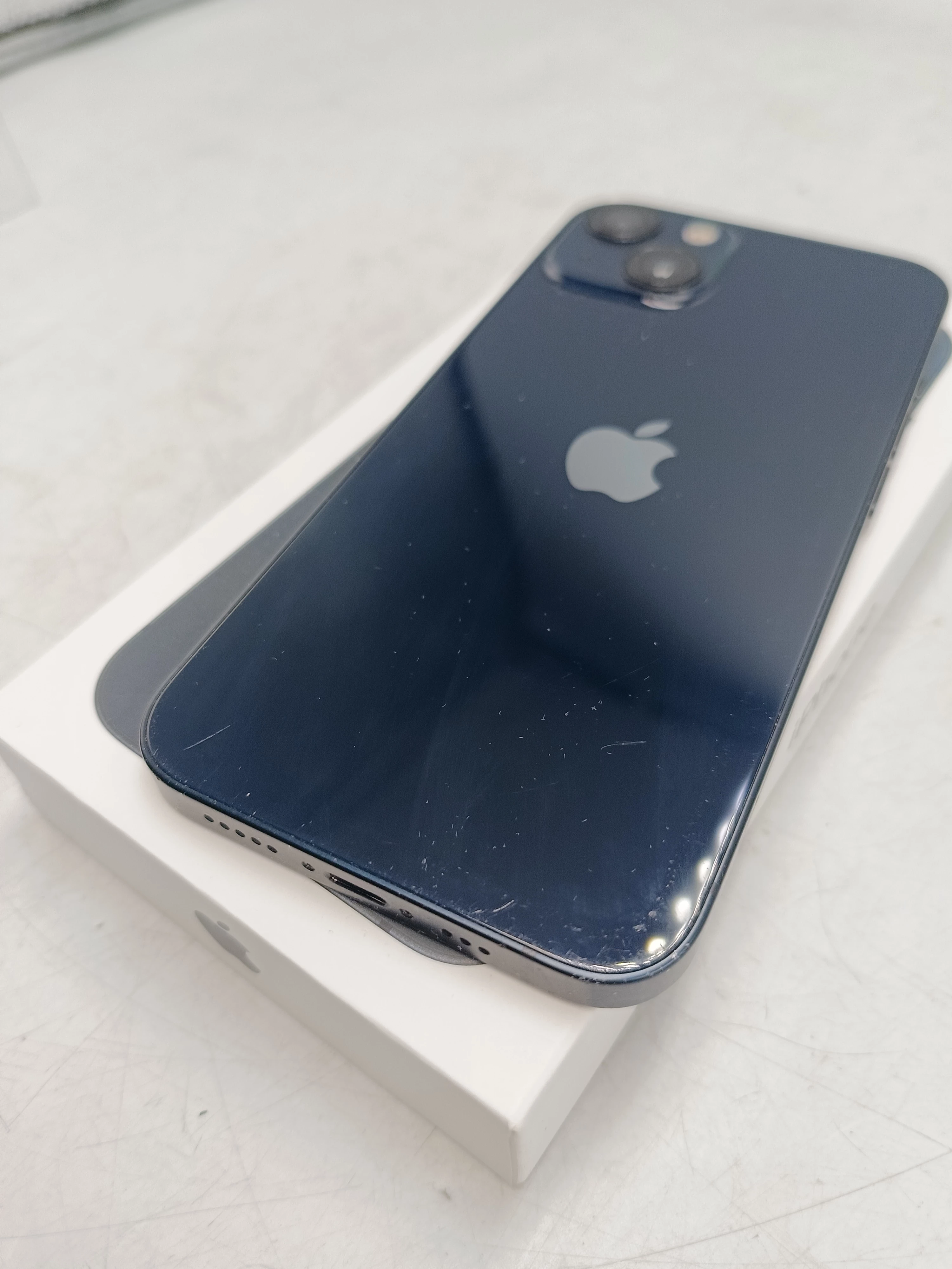 telefon-apple-iphone-13-128gb-kondycja-88-stan-11323-2