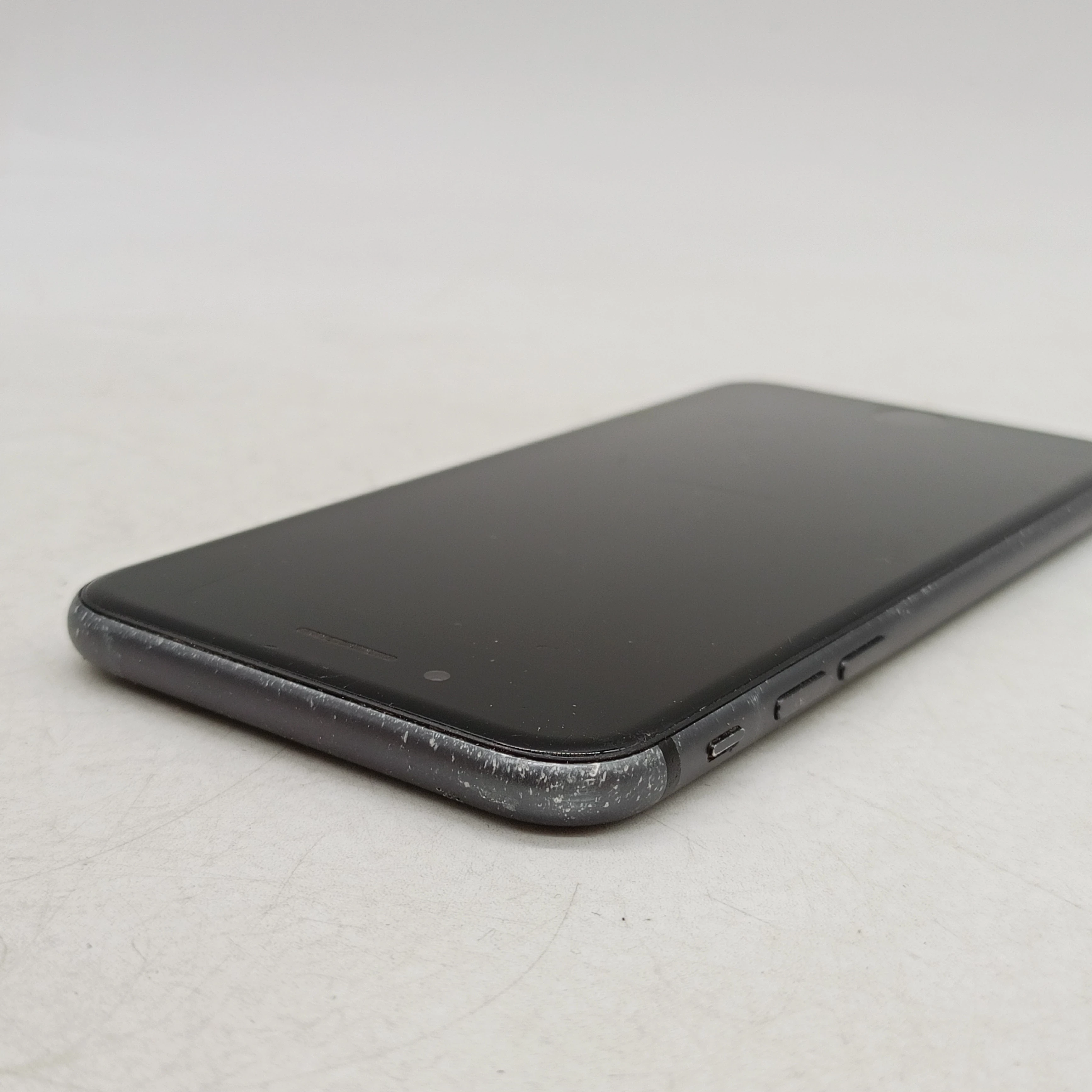 telefon-apple-iphone-8-64gb-85bat-stan-11323-2