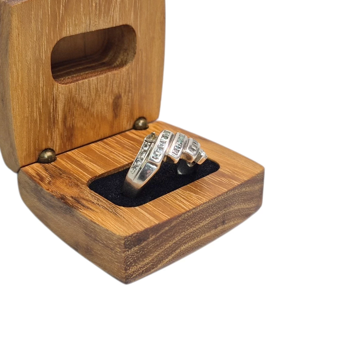 piekny-srebrny-pierscionek-z-kamieniami-664g-925-stan-11323-2