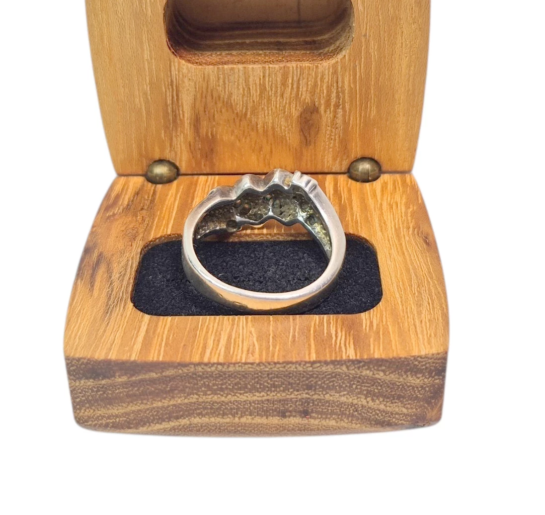 piekny-srebrny-pierscionek-z-kamieniami-664g-925-material-15835-4