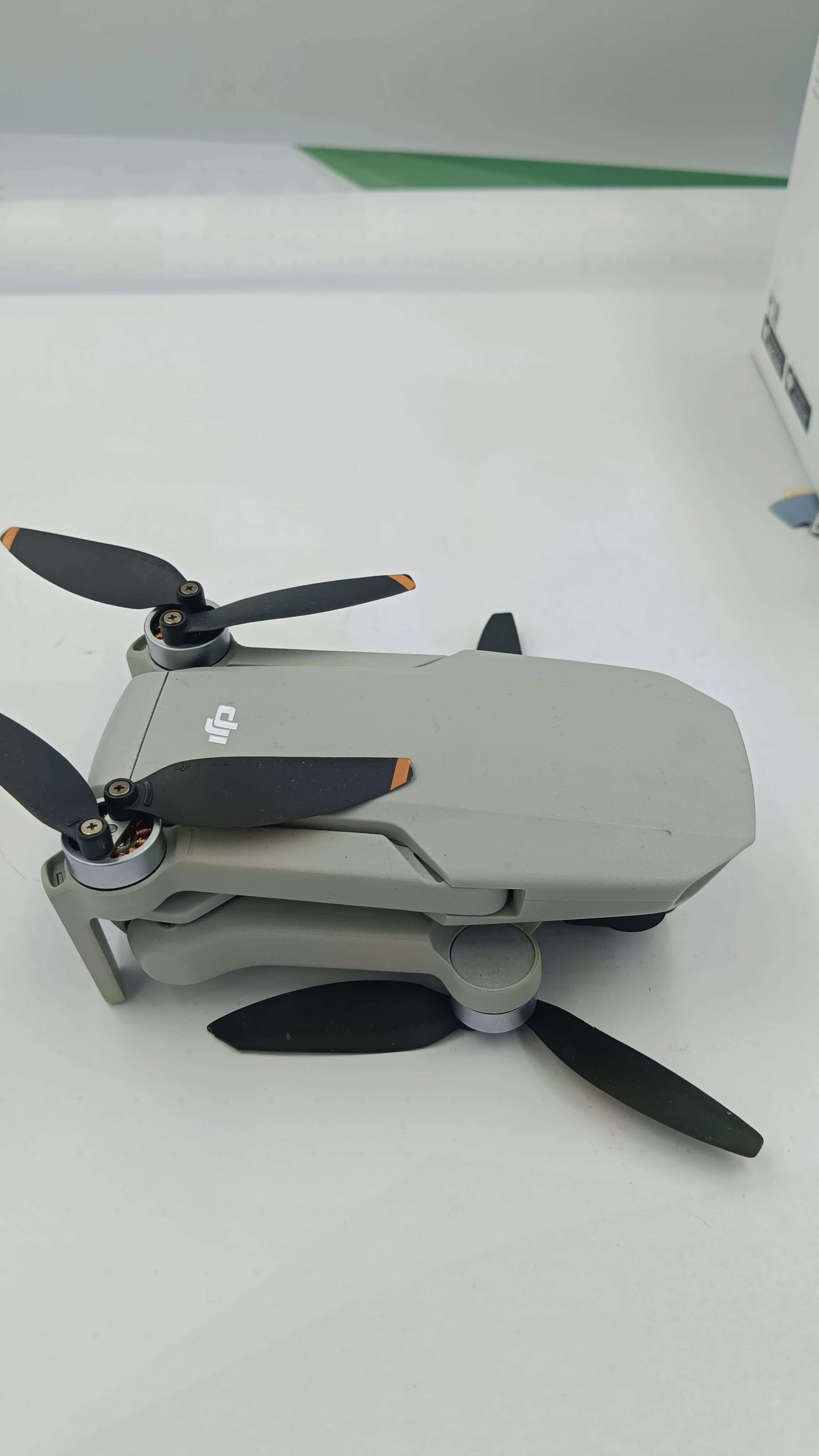 dron-dji-mini-2-se-kamera-129405-1