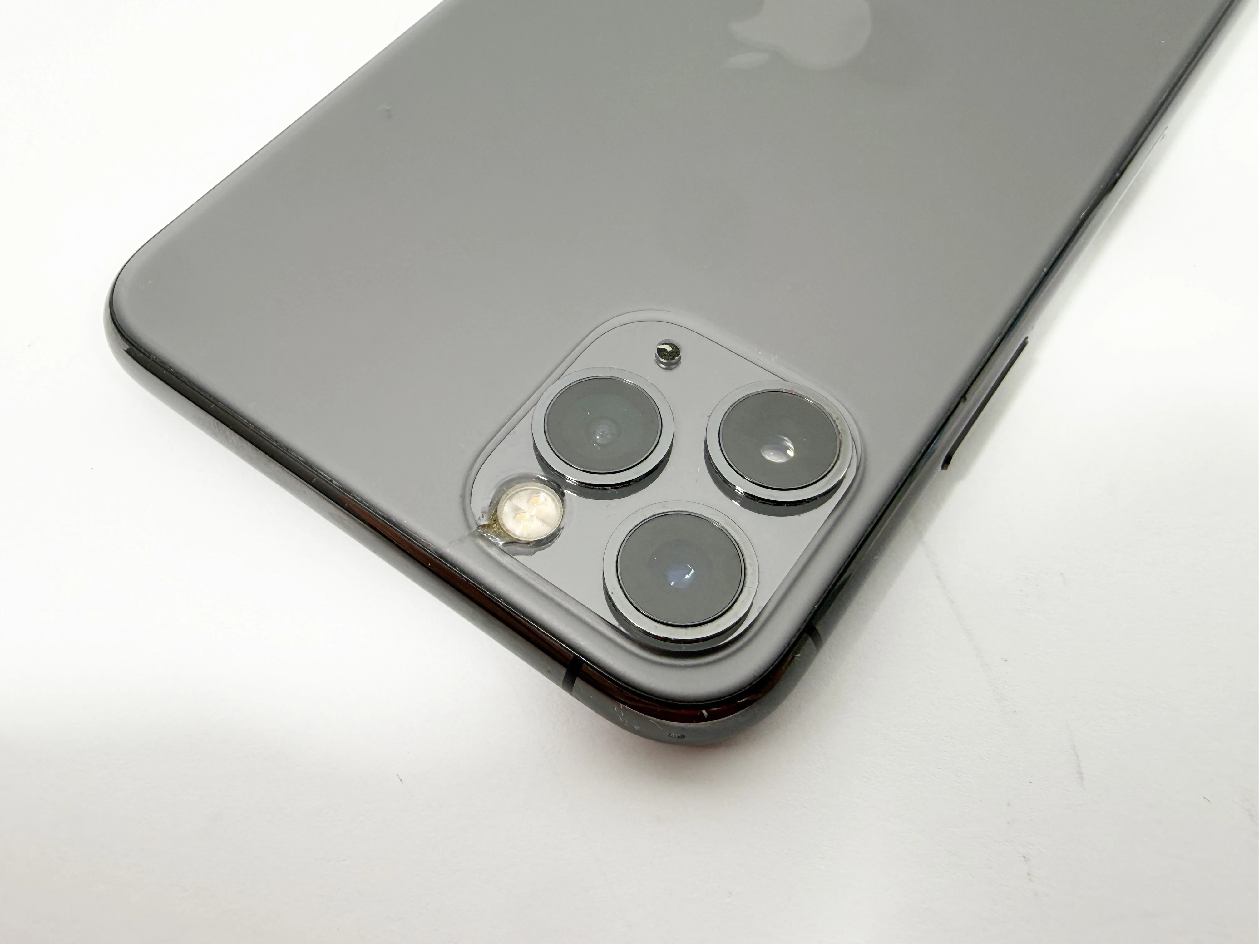 telefon-apple-iphone-11-pro-max-64gb-kondycja-82-okazja-pojemnosc-akumulatora-3969