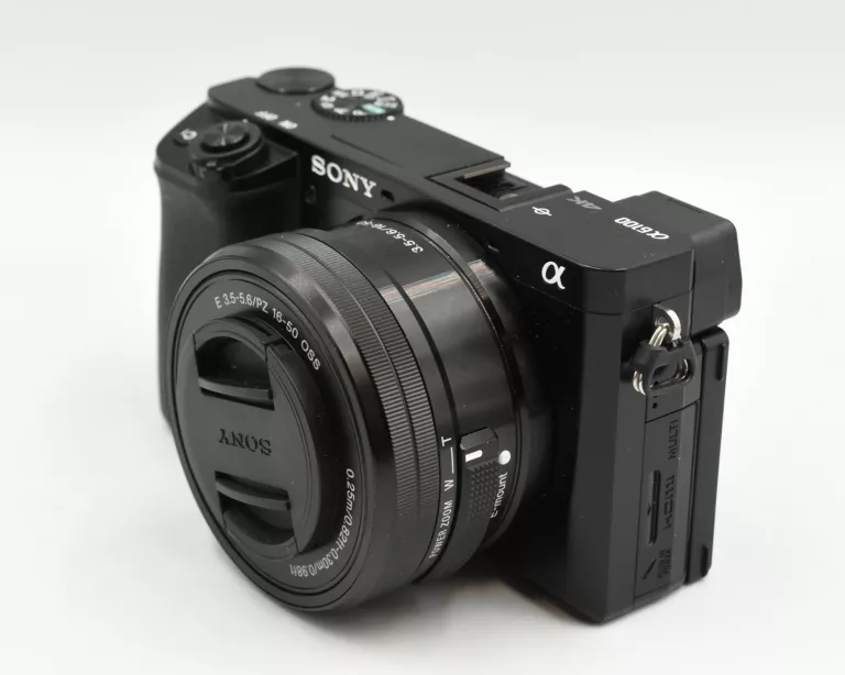 sony-alpha-6100-obiektyw-16-50mm-stan-11323-2