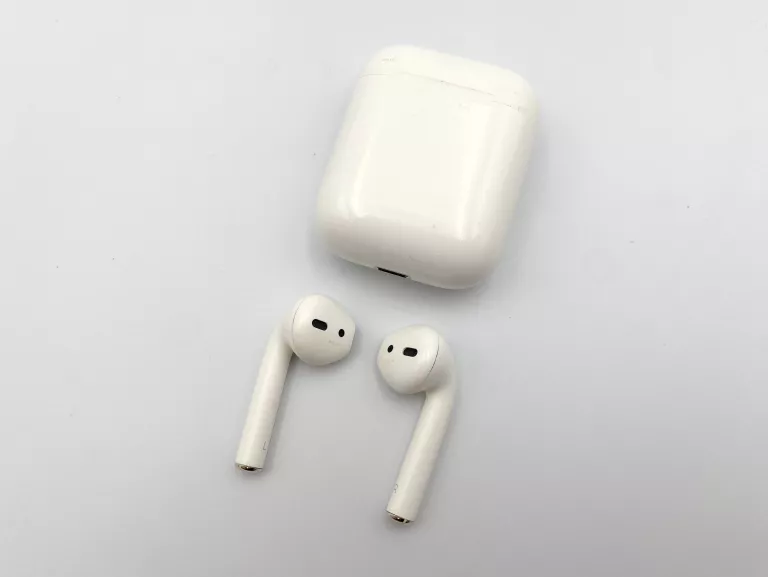 sluchawki-apple-airpods-1-stefana-grota-roweckiego-7h-krakow