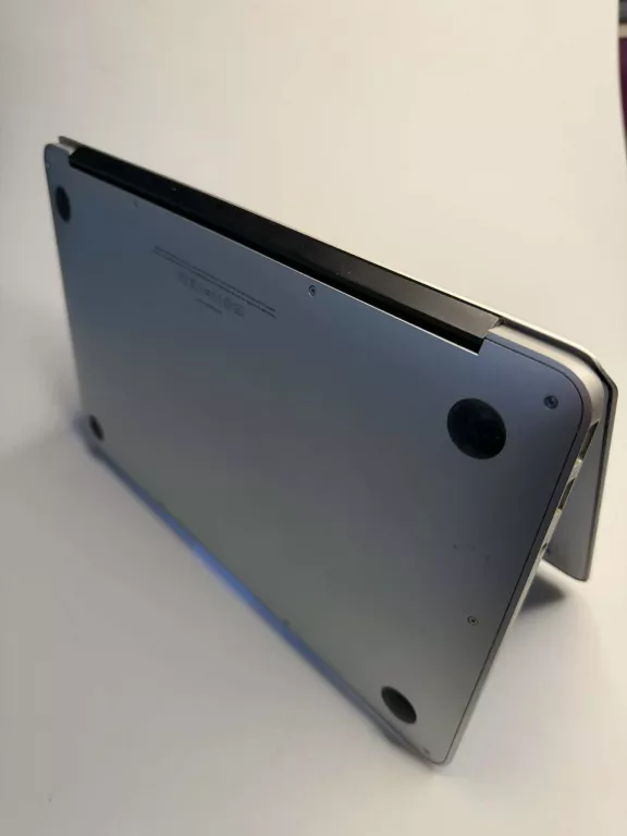 laptop-macbook-air-a1370-przekatna-ekranu-1160