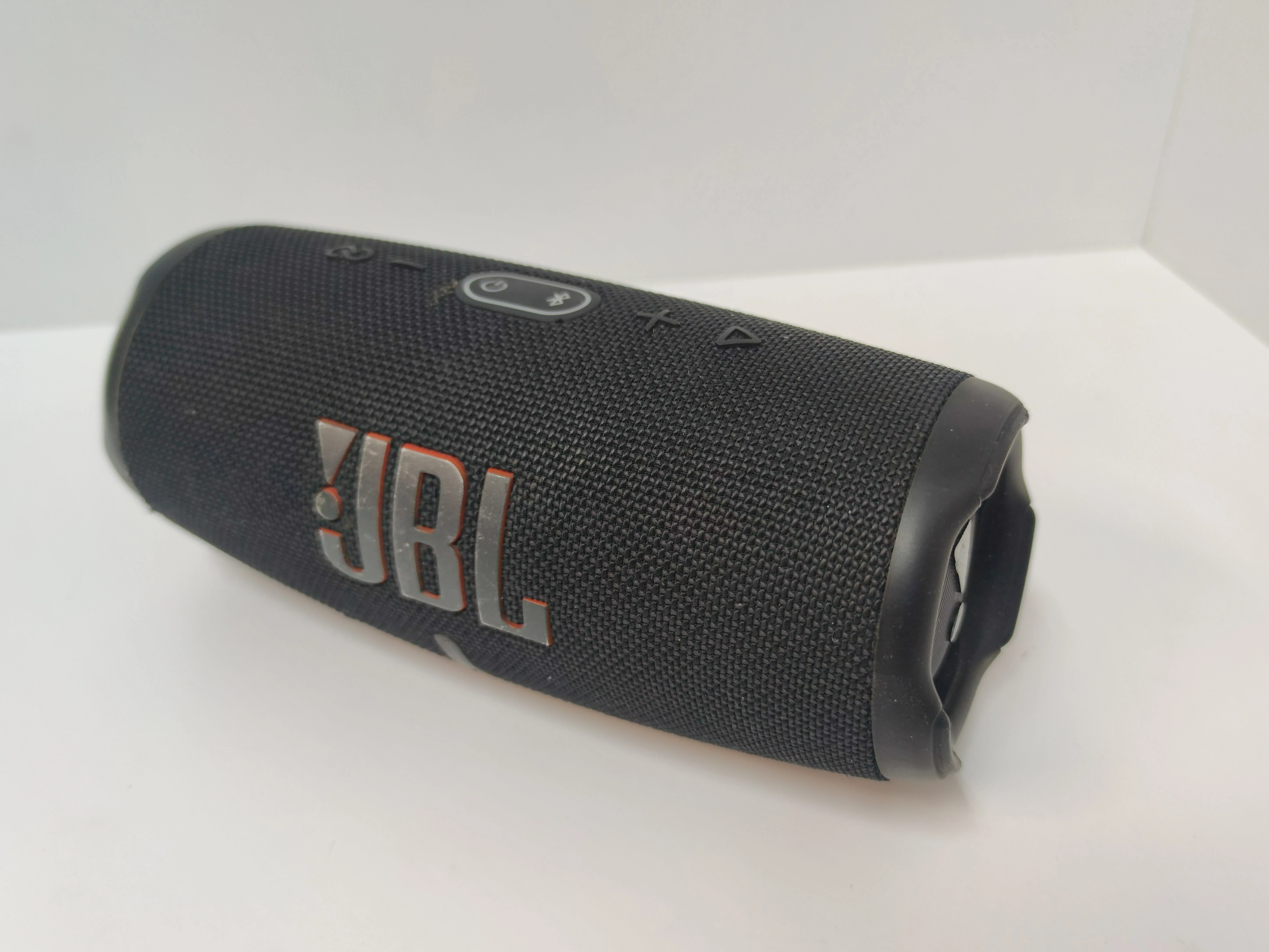 glosnik-przenosny-jbl-charge-5-funkcje-221089-2